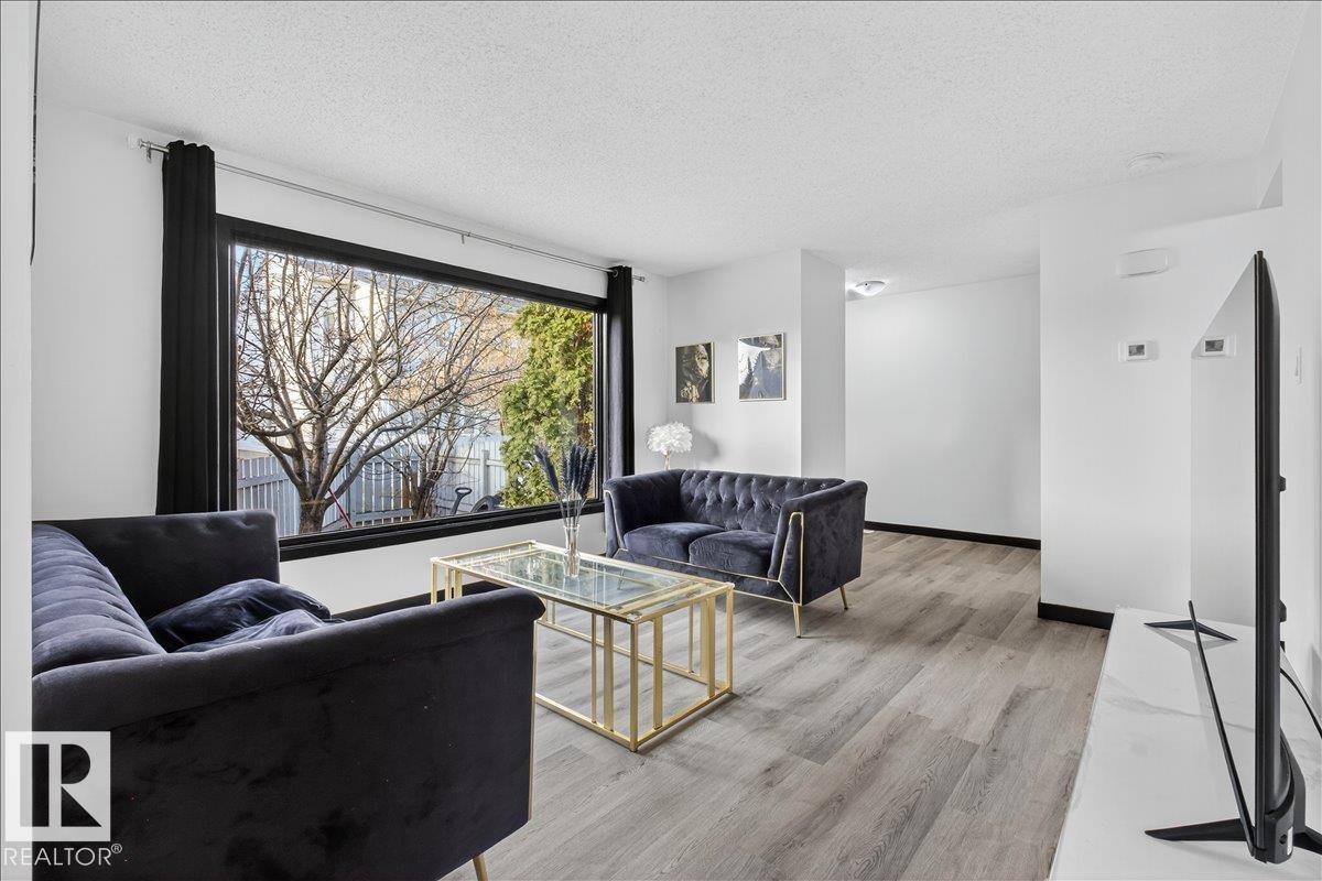 33 AMBERLY CO NW, Edmonton