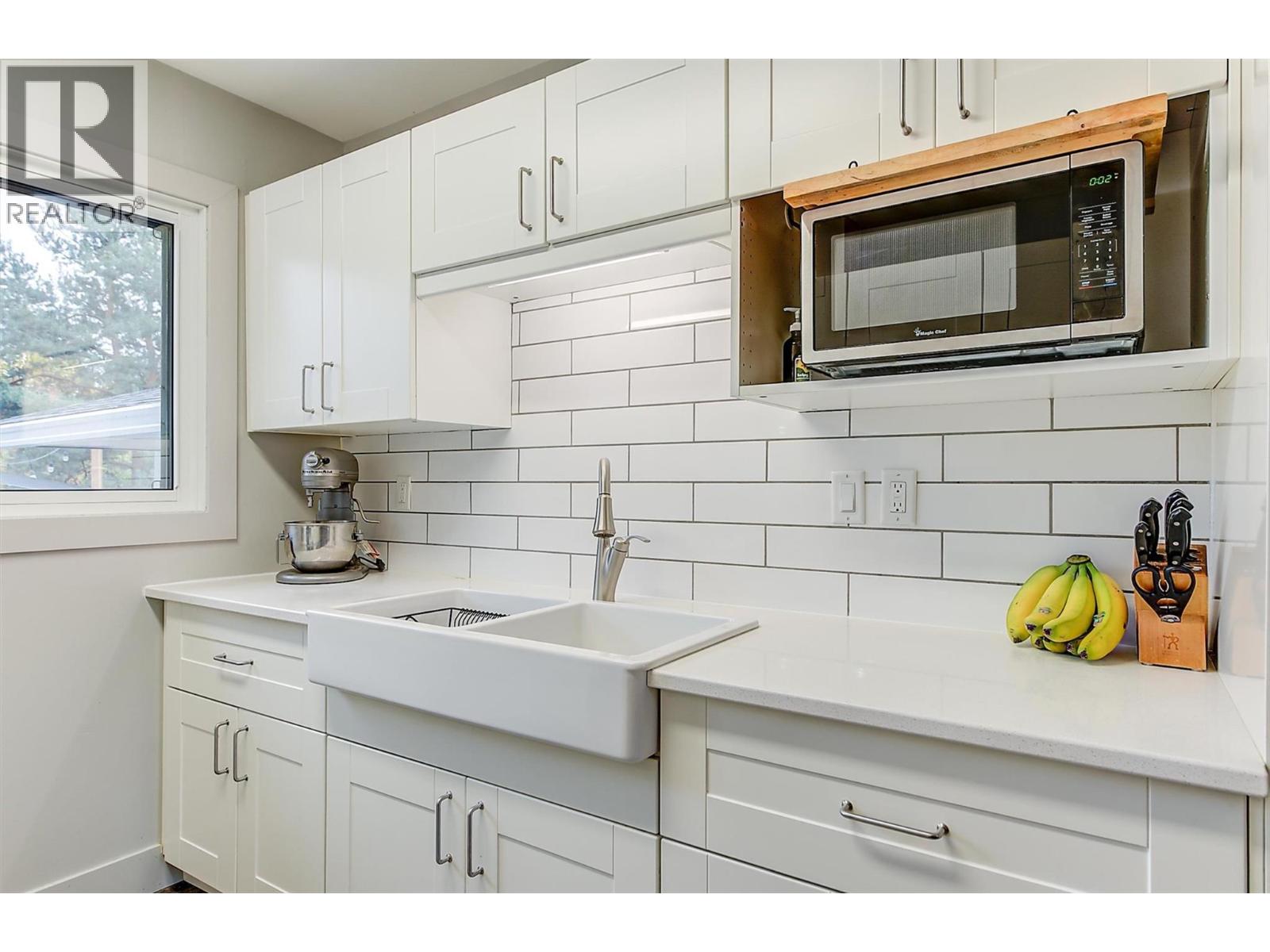  994 Tronson Drive, Kelowna