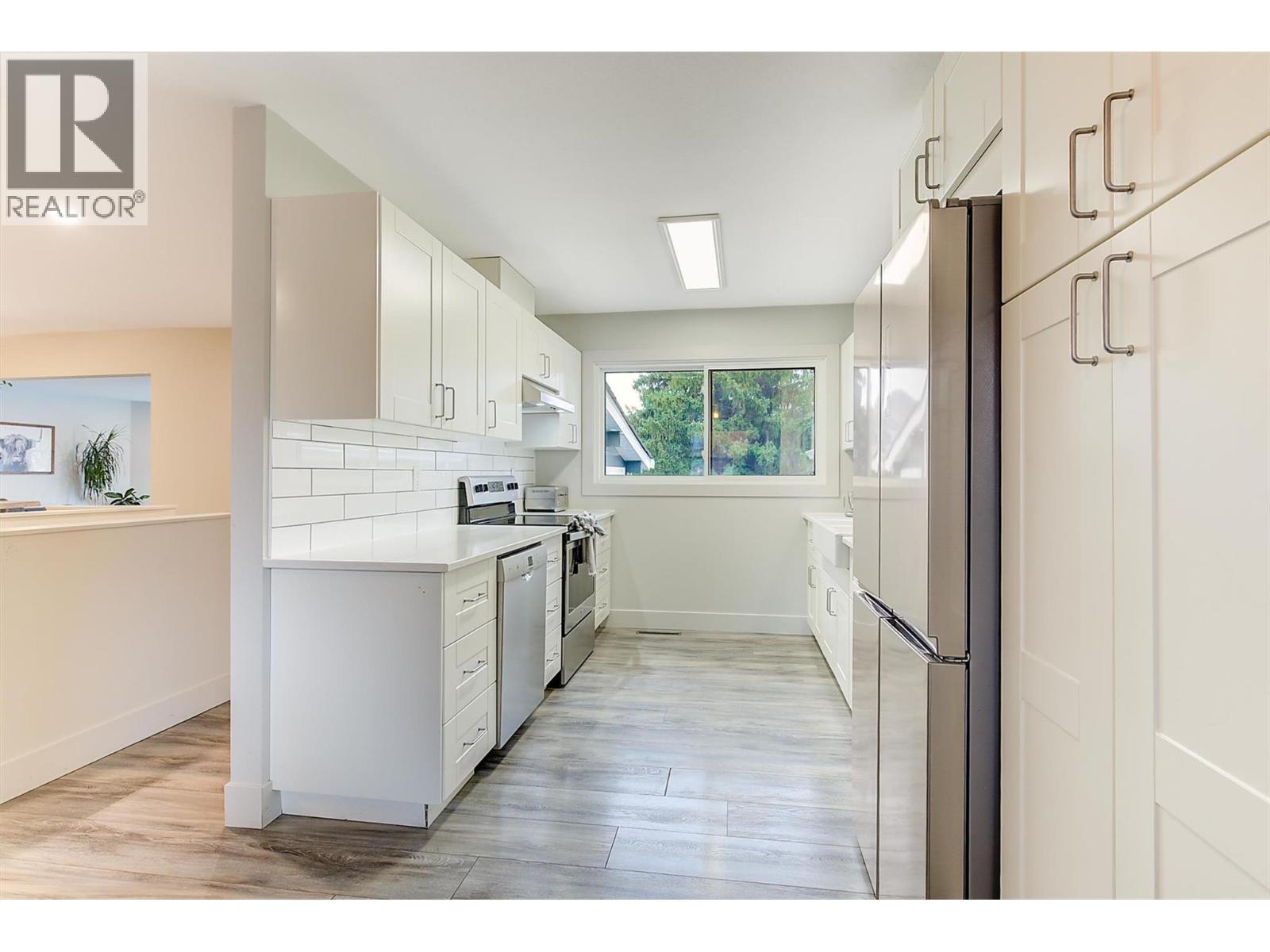  994 Tronson Drive, Kelowna