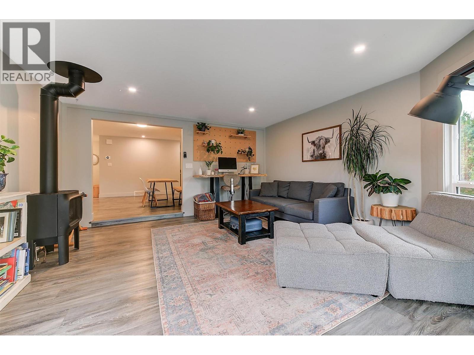  994 Tronson Drive, Kelowna