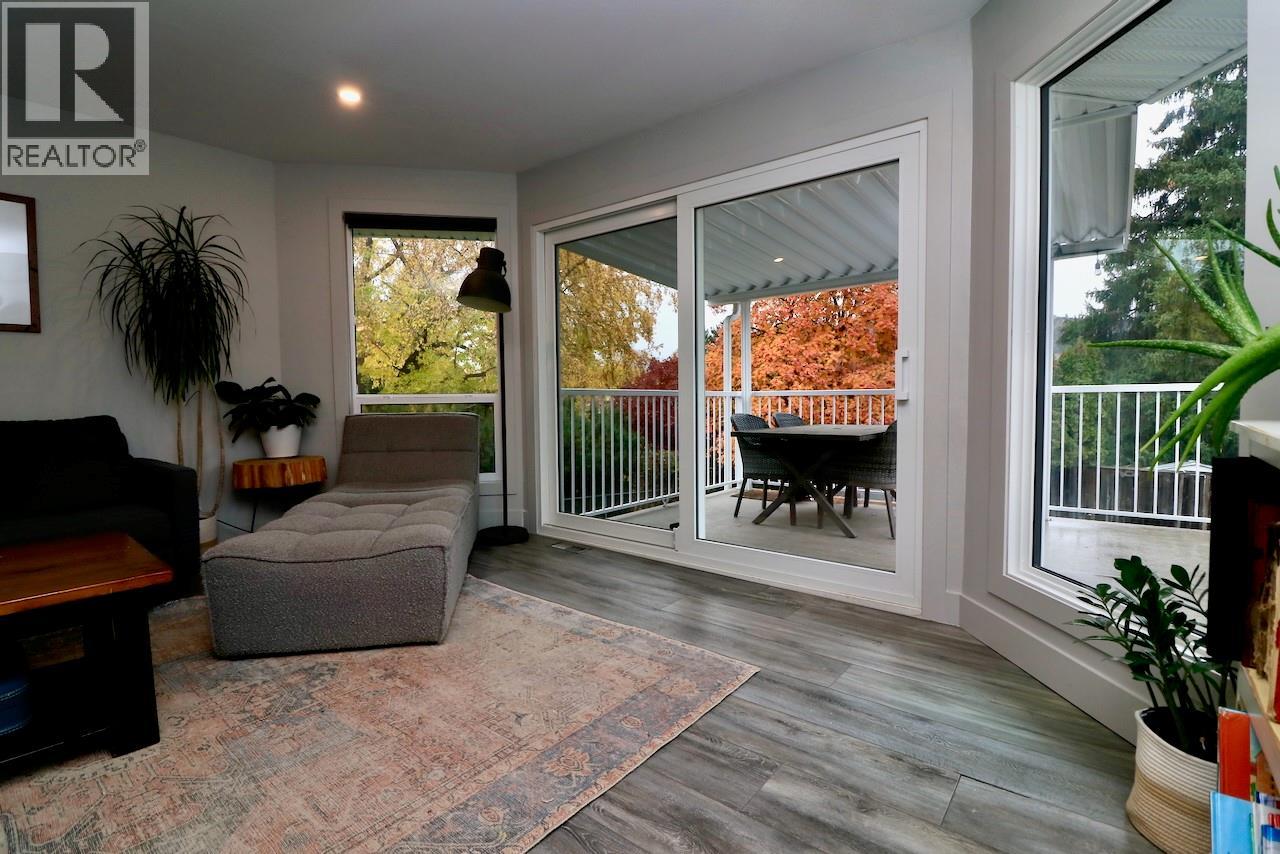  994 Tronson Drive, Kelowna