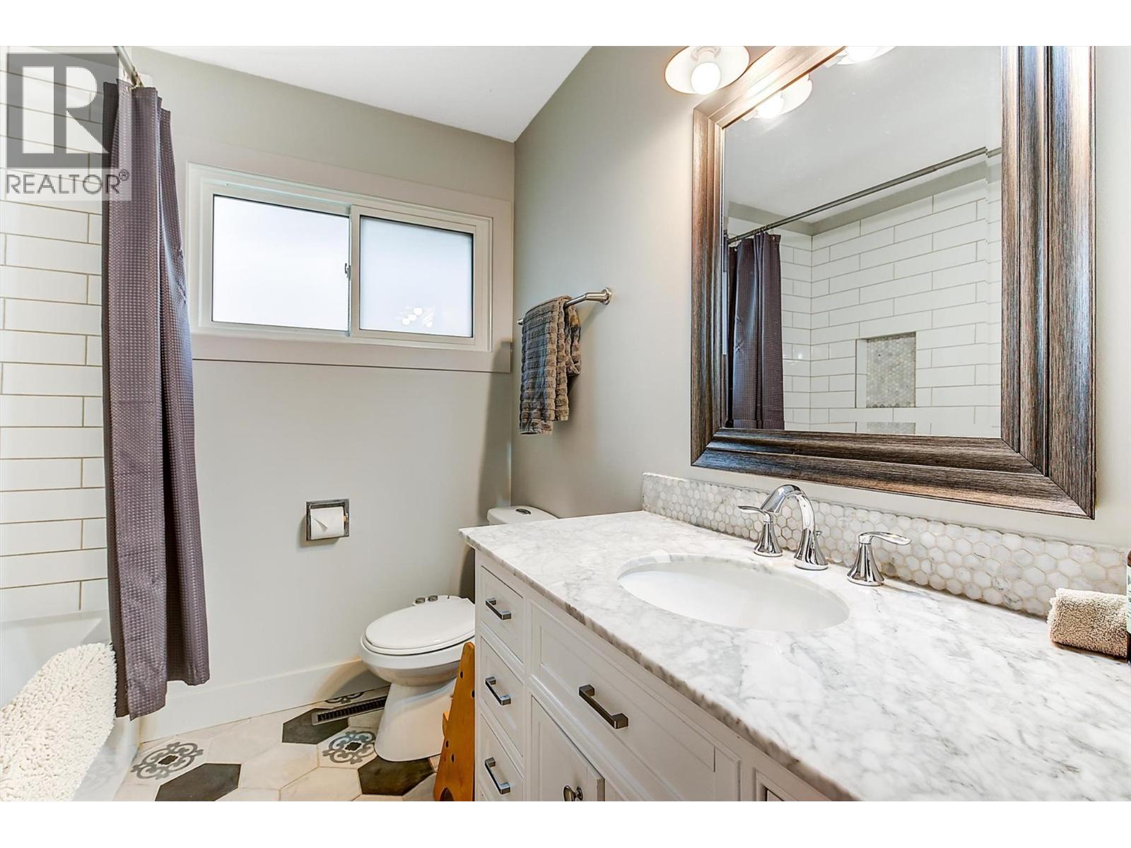  994 Tronson Drive, Kelowna