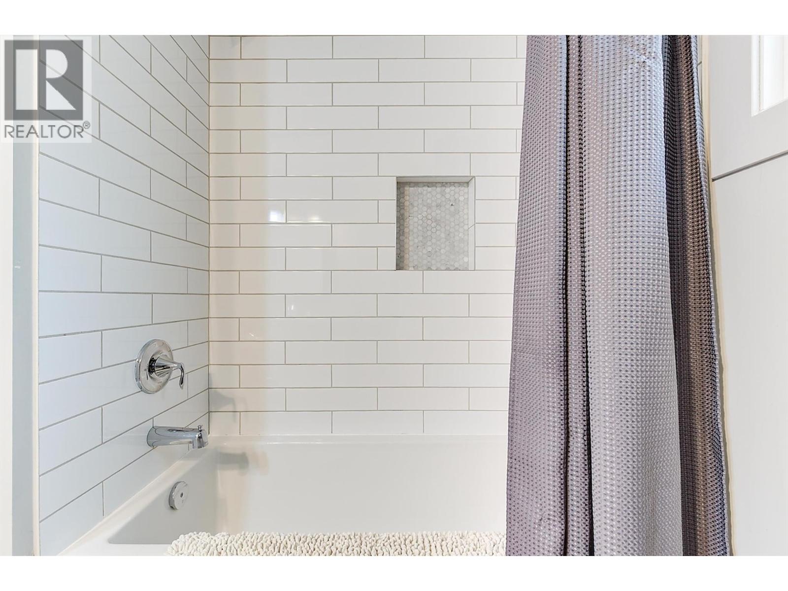  994 Tronson Drive, Kelowna