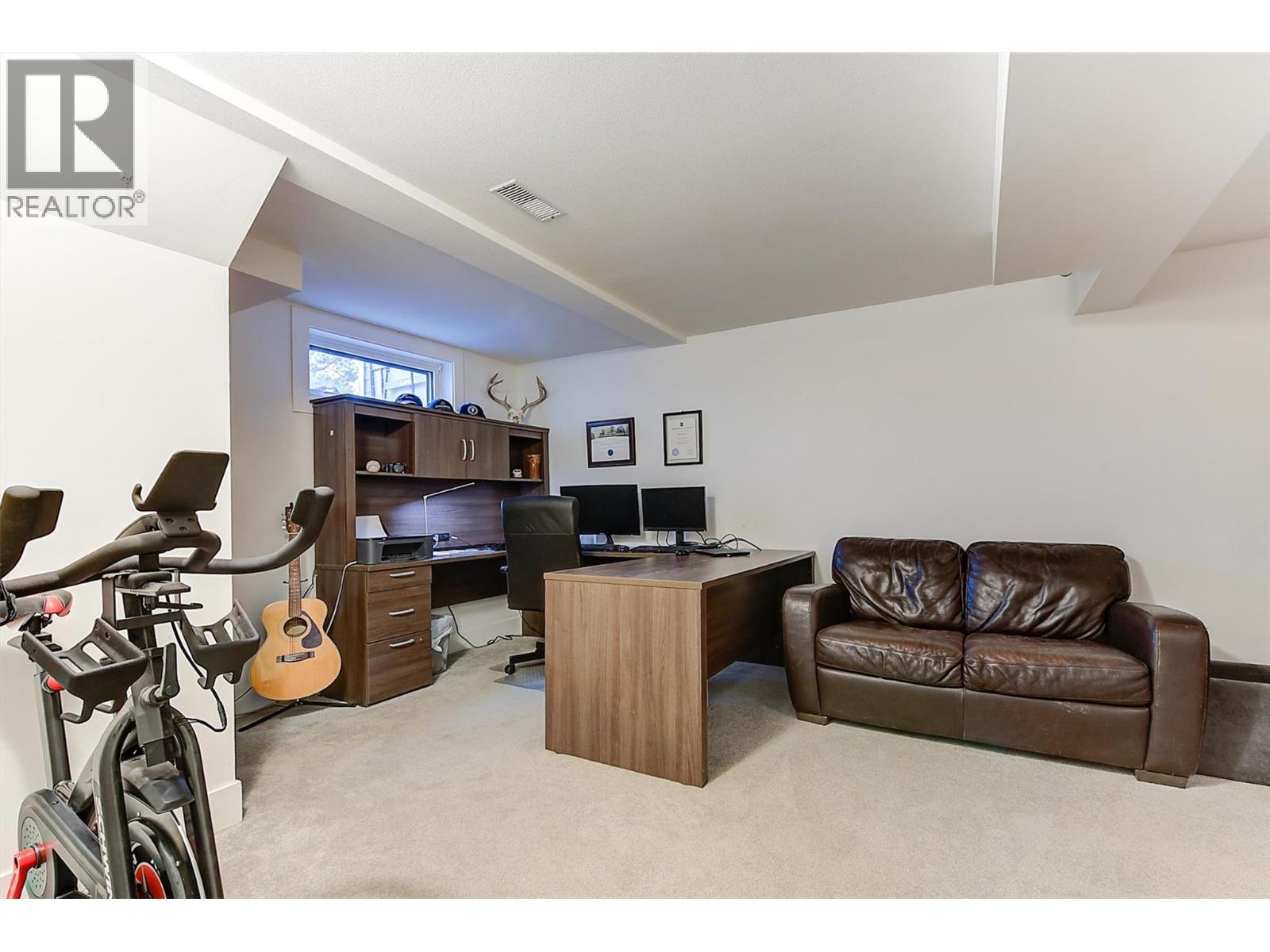  994 Tronson Drive, Kelowna