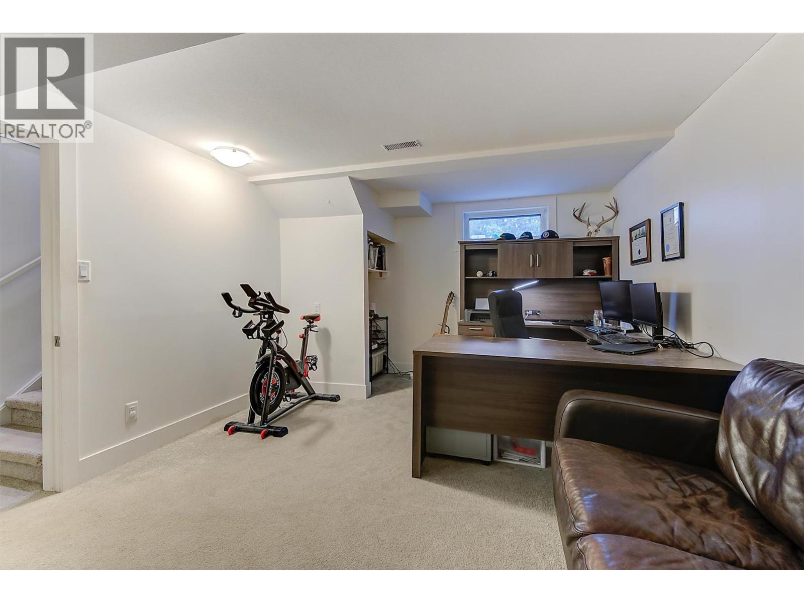  994 Tronson Drive, Kelowna