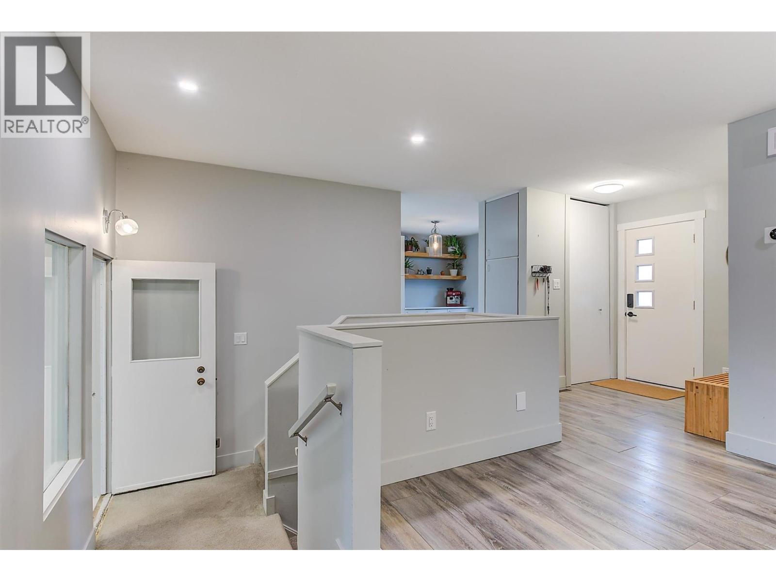  994 Tronson Drive, Kelowna