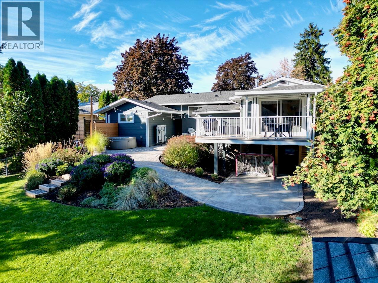  994 Tronson Drive, Kelowna