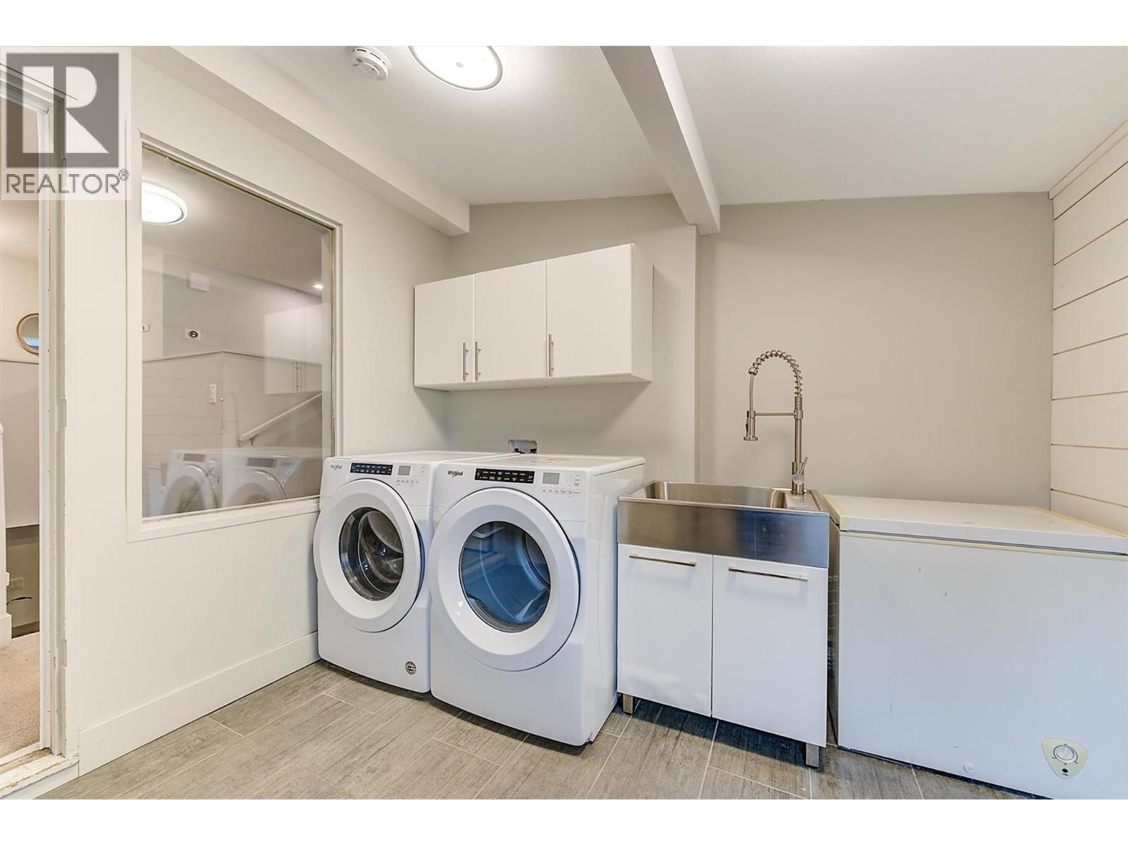  994 Tronson Drive, Kelowna