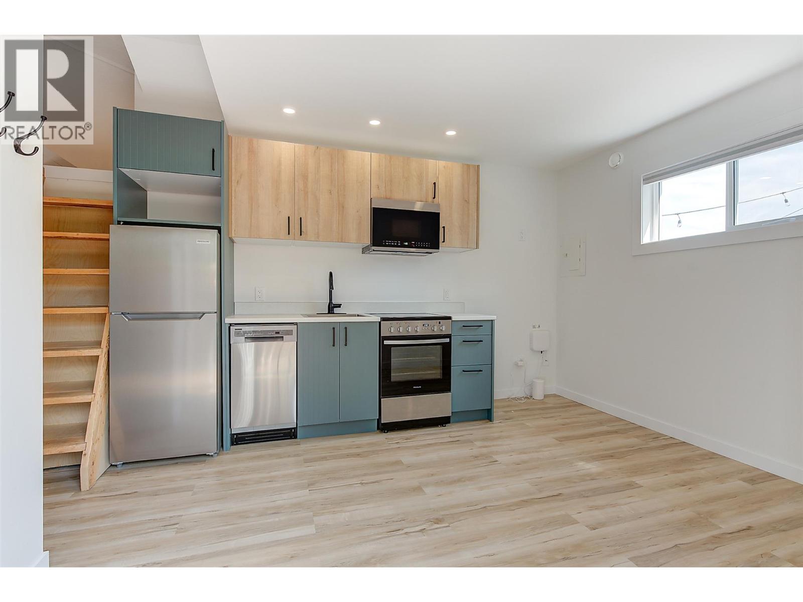  994 Tronson Drive, Kelowna