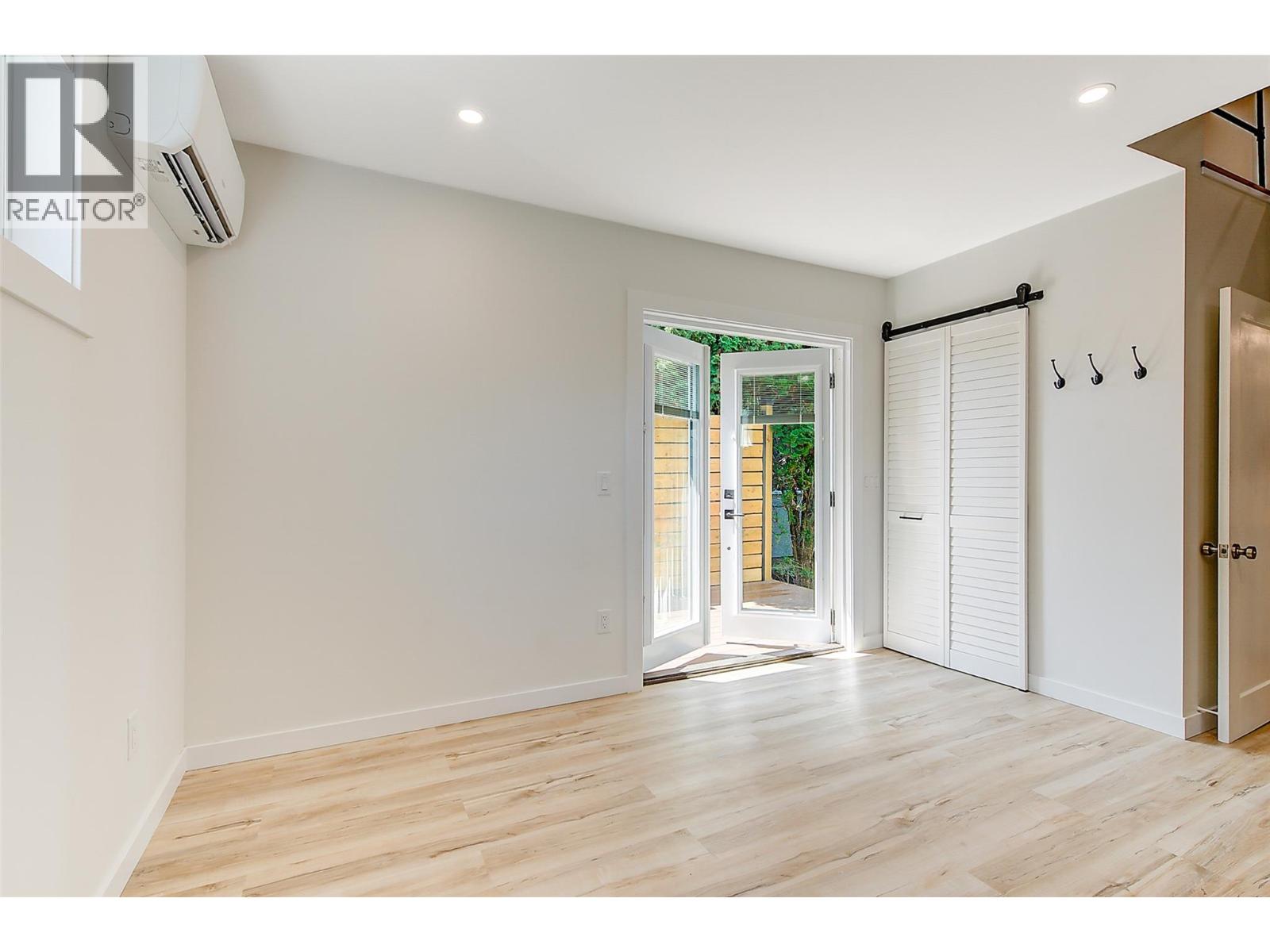  994 Tronson Drive, Kelowna