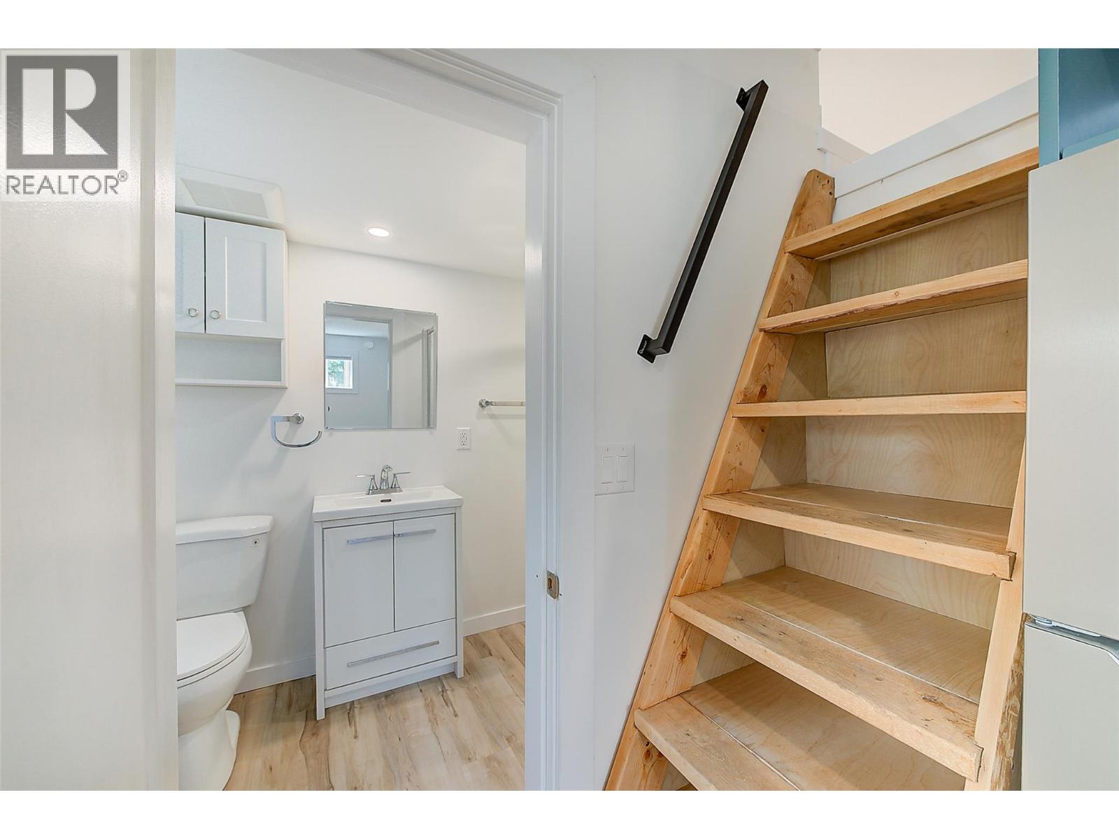  994 Tronson Drive, Kelowna