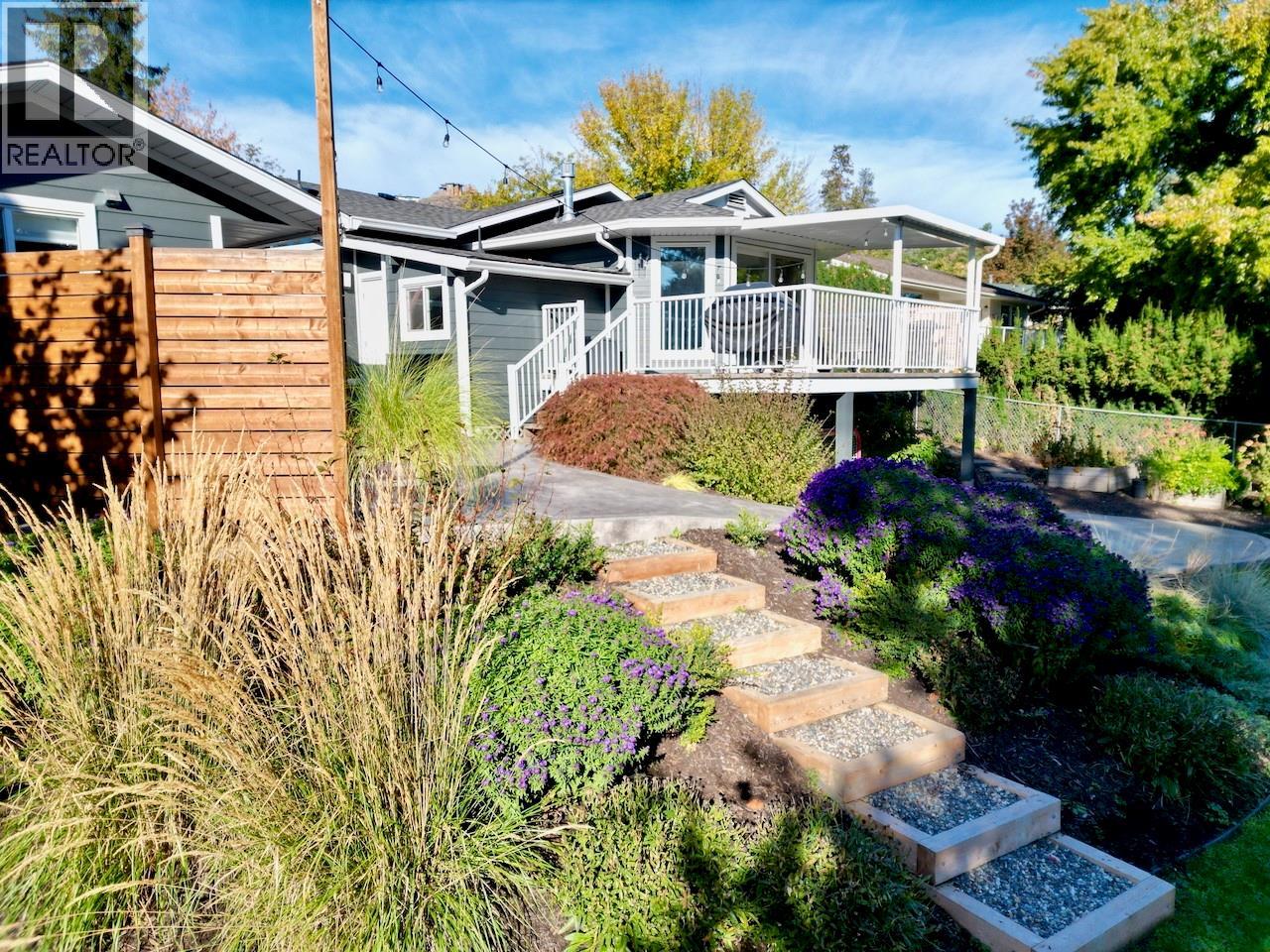  994 Tronson Drive, Kelowna