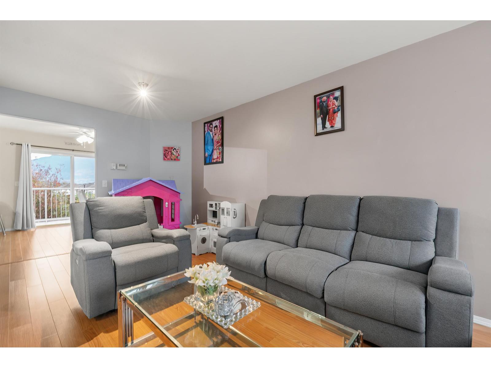 4 46375 CESSNA DRIVE, Chilliwack Proper South, Chilliwack