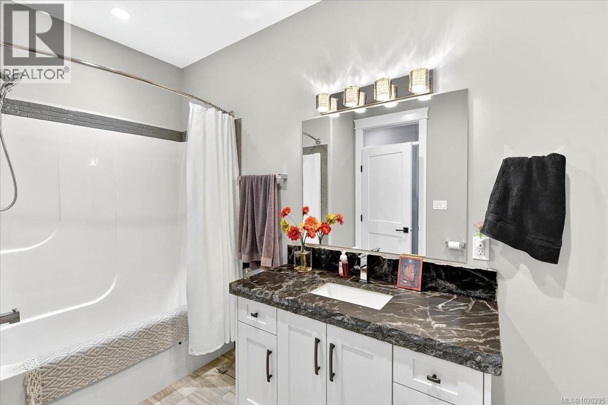 5548 Woodland Cres W, Port Alberni