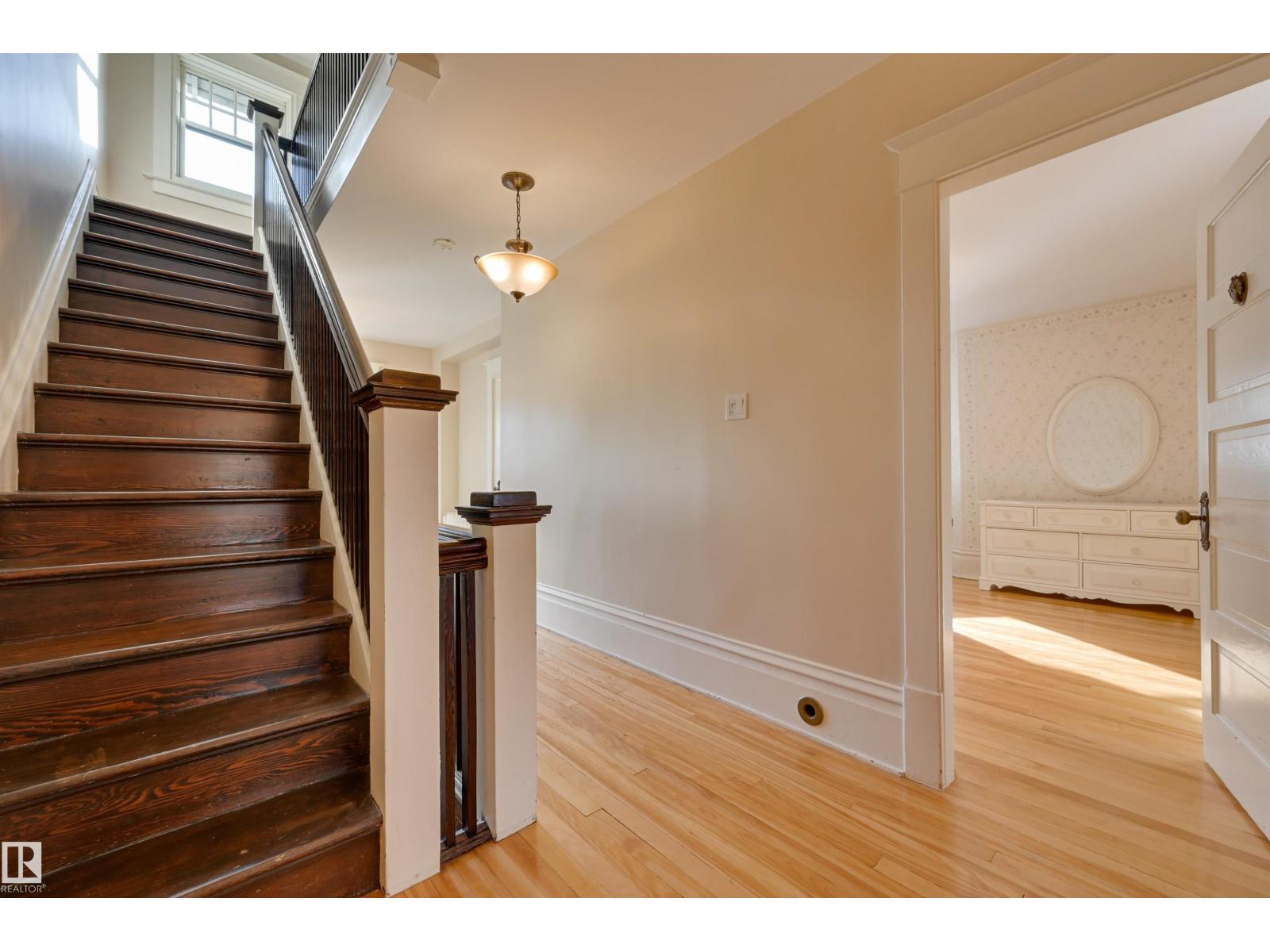 10317 VILLA AV NW, Edmonton