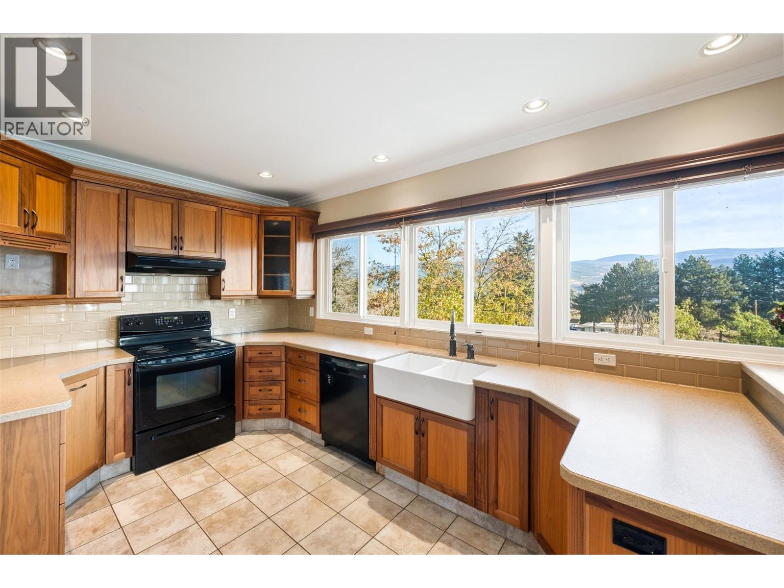  901 Newton Drive, Penticton