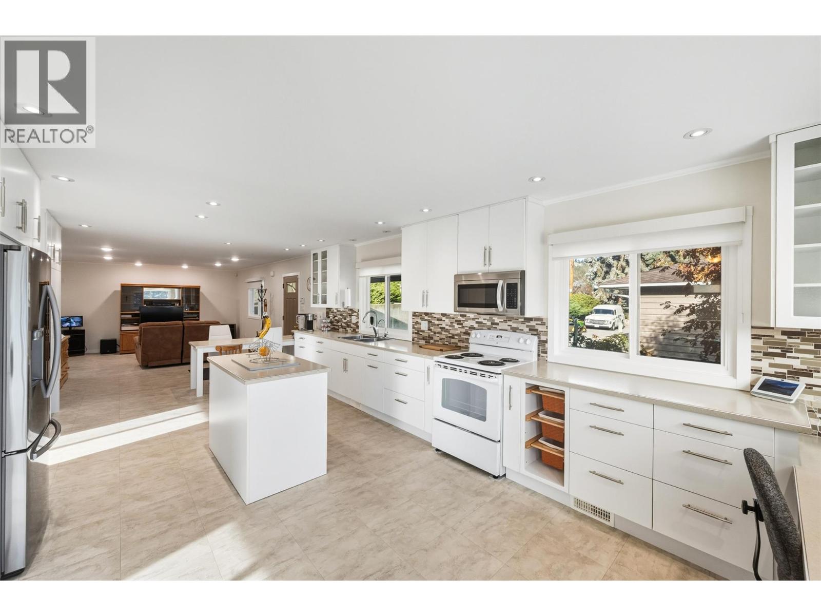  901 Newton Drive, Penticton