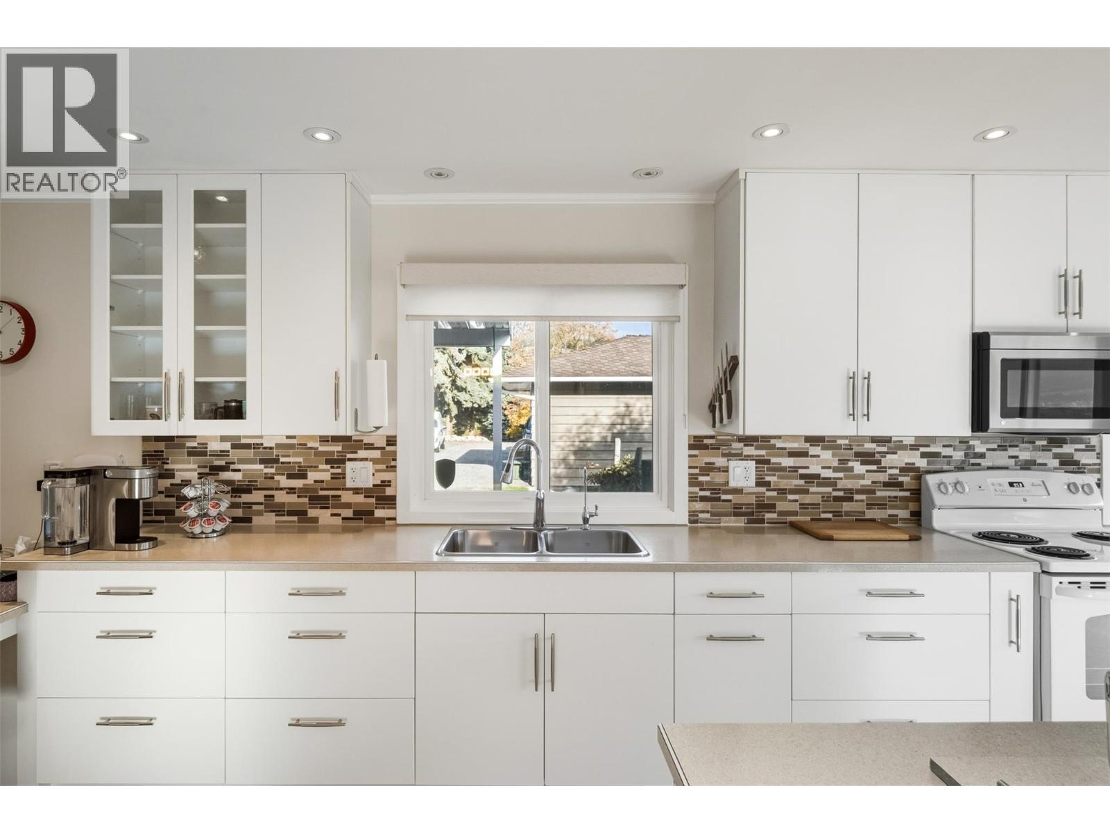  901 Newton Drive, Penticton