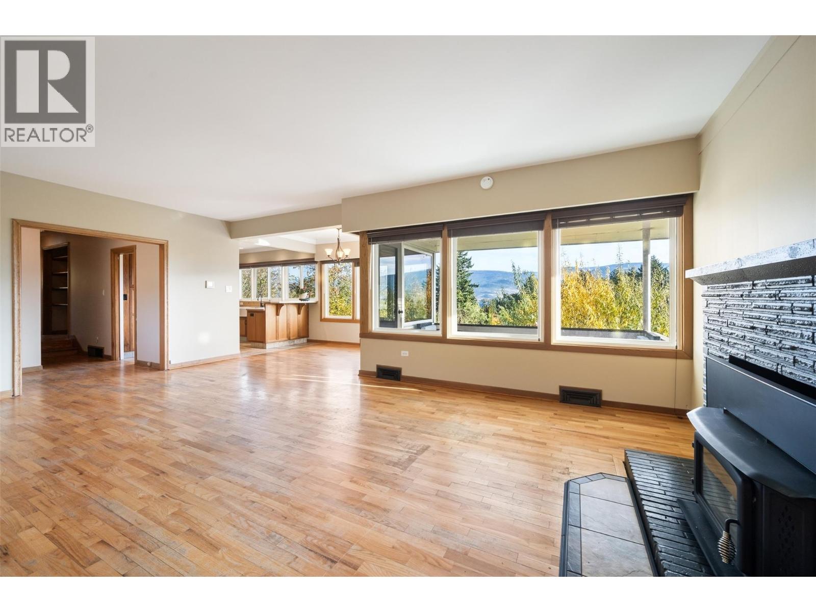 901 Newton Drive, Penticton