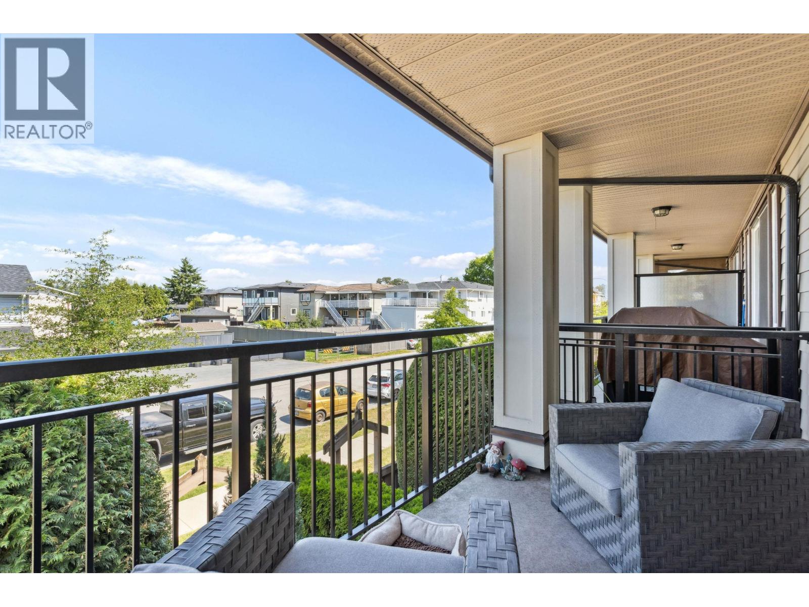 4 160 PEMBINA STREET, New Westminster