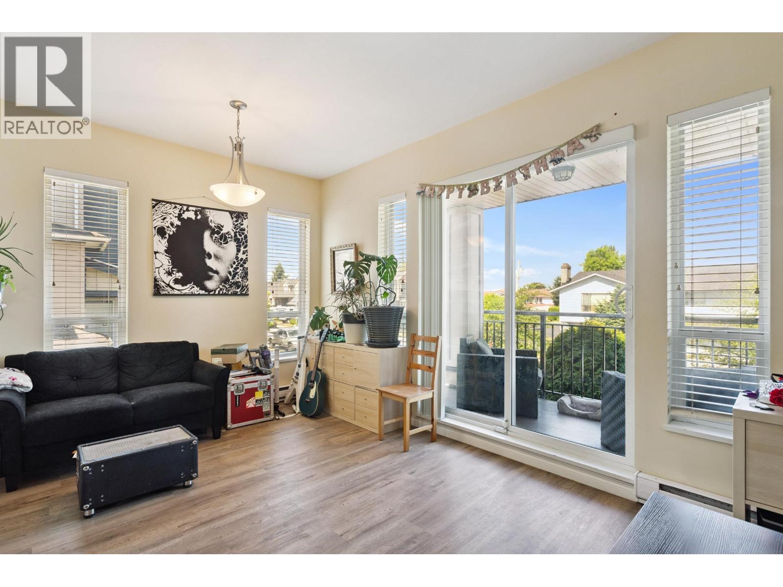 4 160 PEMBINA STREET, New Westminster