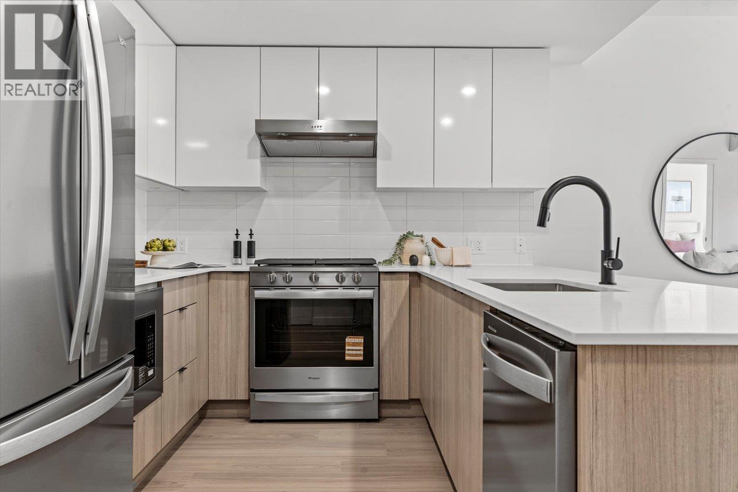 101 2277 HAWTHORNE AVENUE, Port Coquitlam