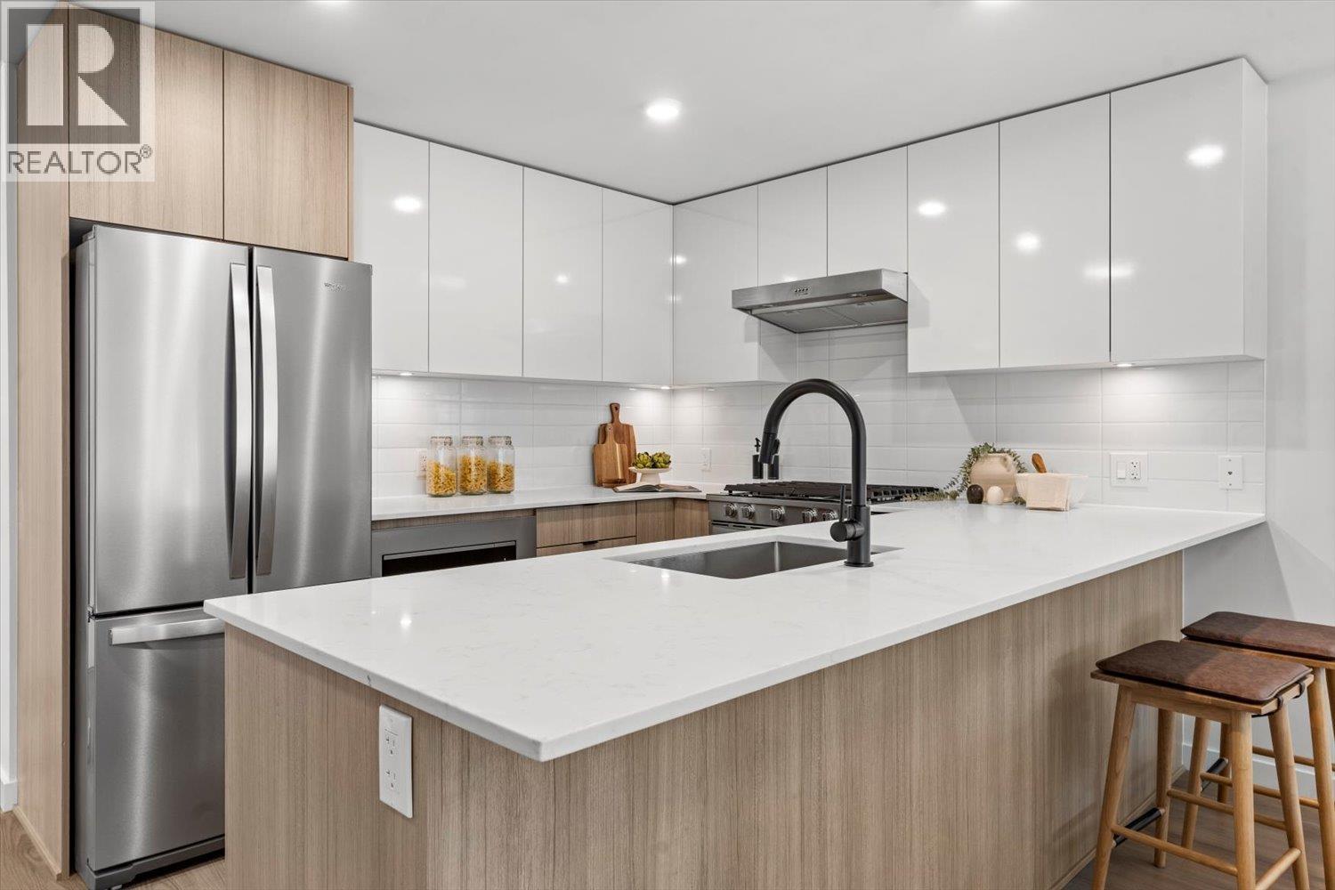 101 2277 HAWTHORNE AVENUE, Port Coquitlam