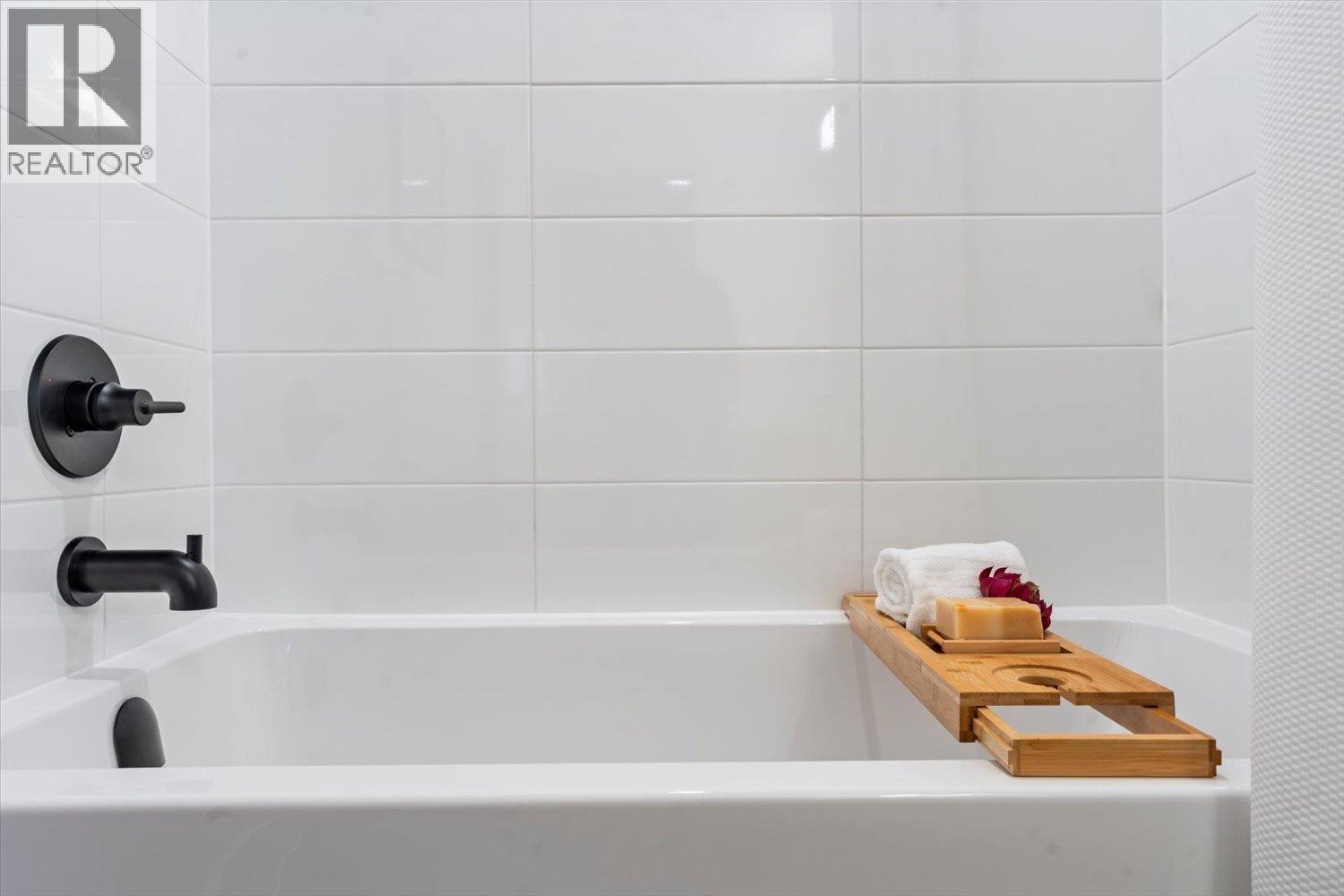 101 2277 HAWTHORNE AVENUE, Port Coquitlam