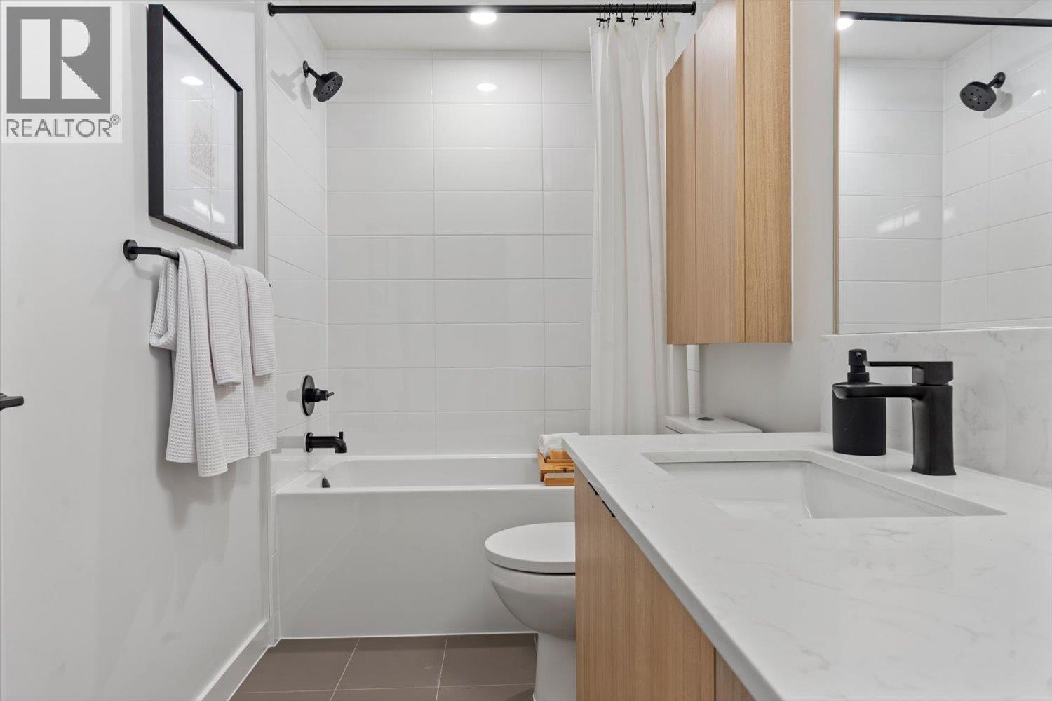 101 2277 HAWTHORNE AVENUE, Port Coquitlam