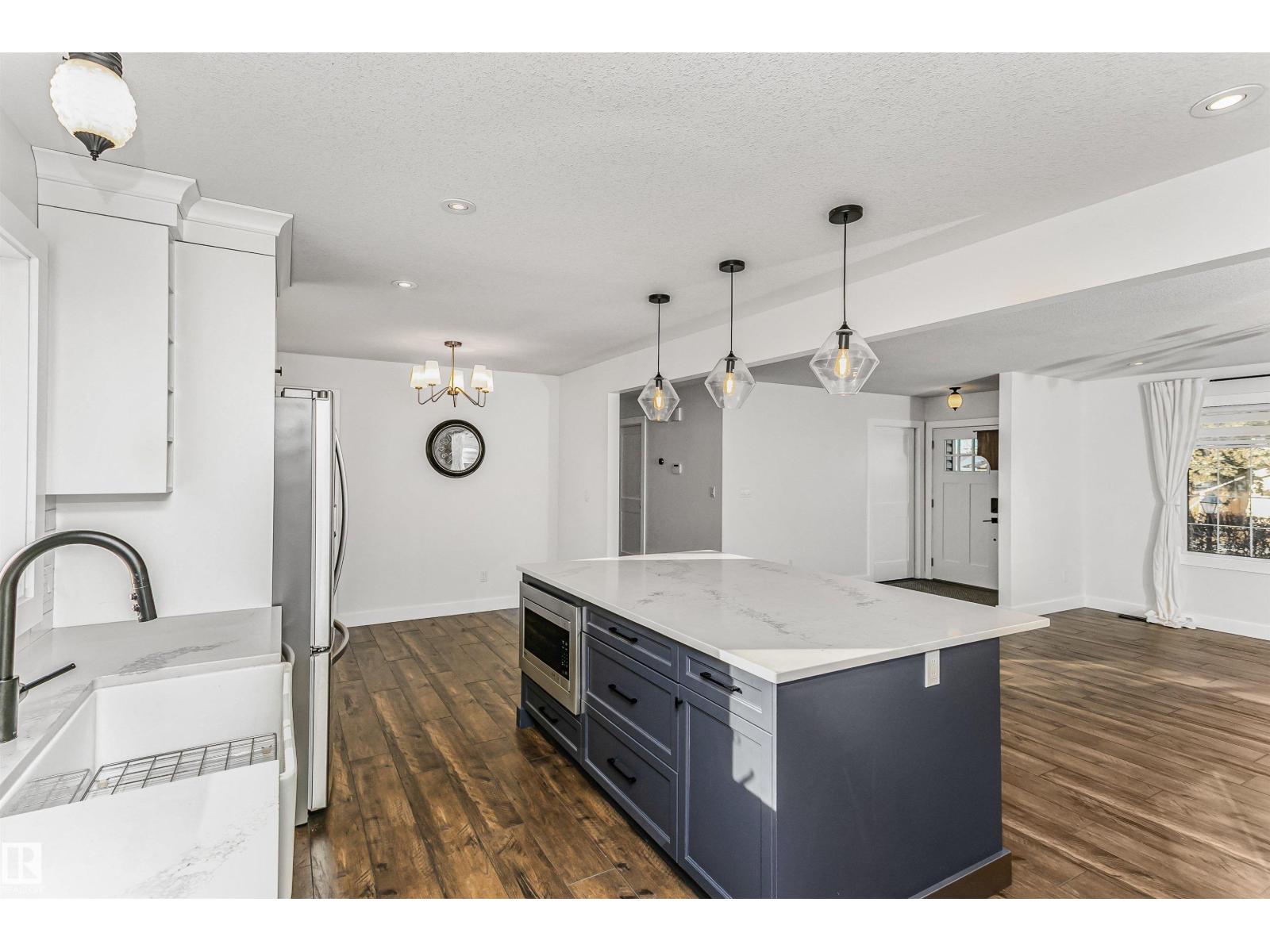 5403 102 AV NW, Edmonton