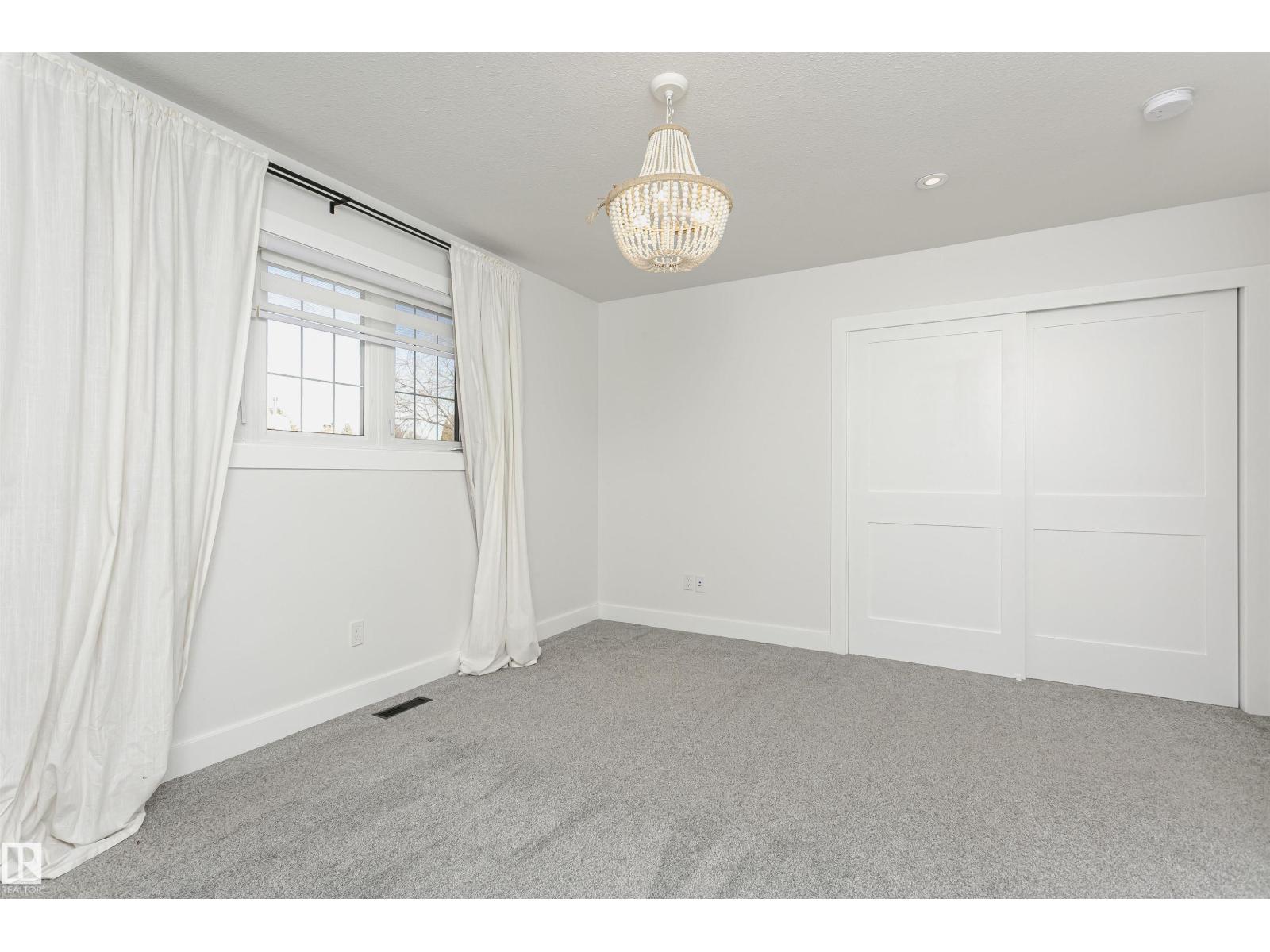 5403 102 AV NW, Edmonton