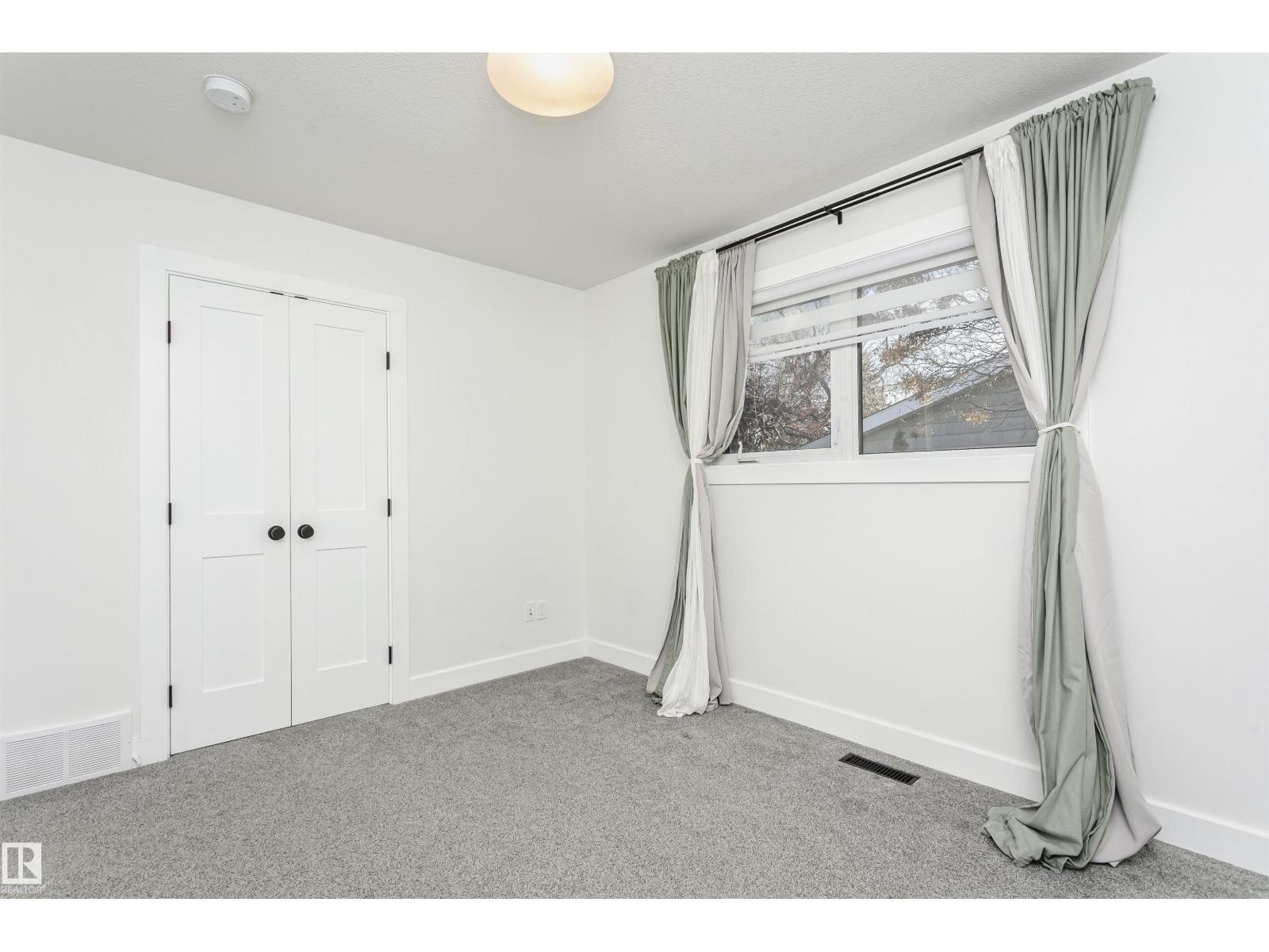 5403 102 AV NW, Edmonton