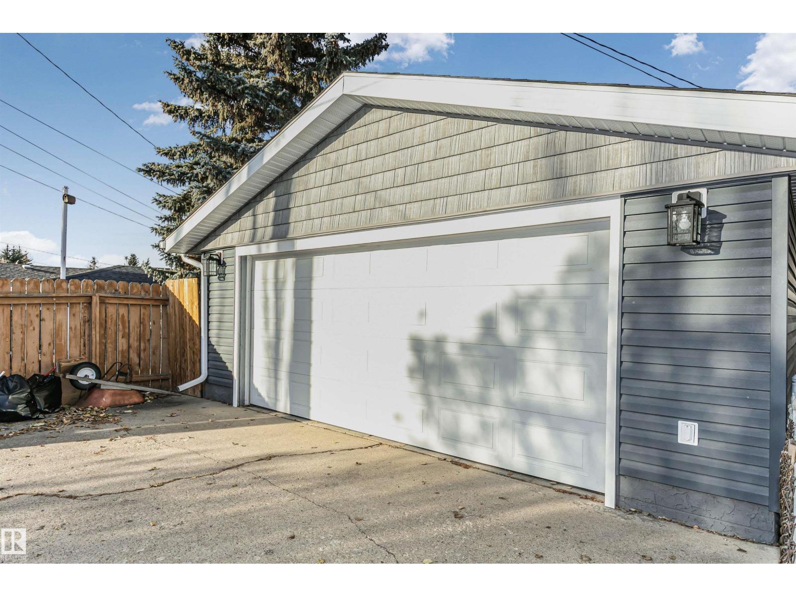 5403 102 AV NW, Edmonton