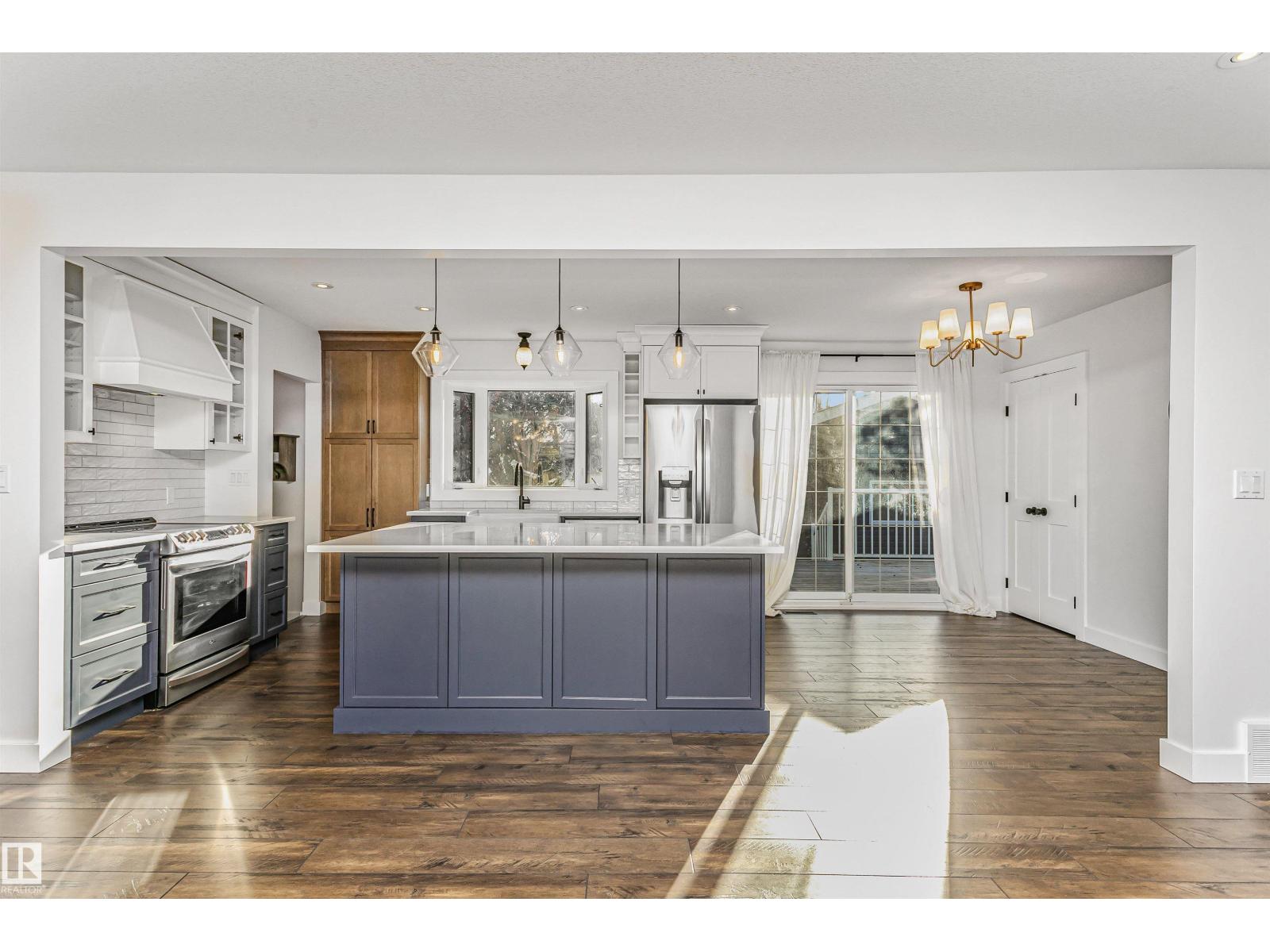 5403 102 AV NW, Edmonton