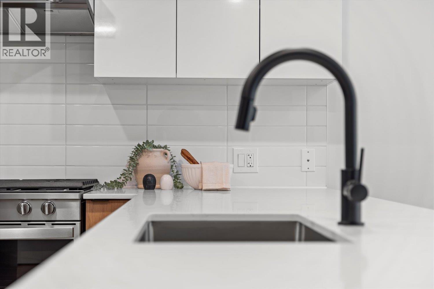 101 2277 HAWTHORNE AVENUE, Port Coquitlam