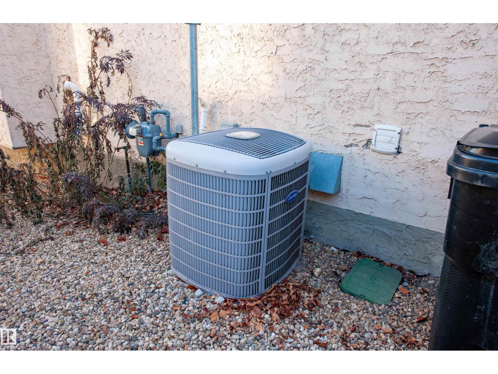 3215 44 AV NW, Edmonton