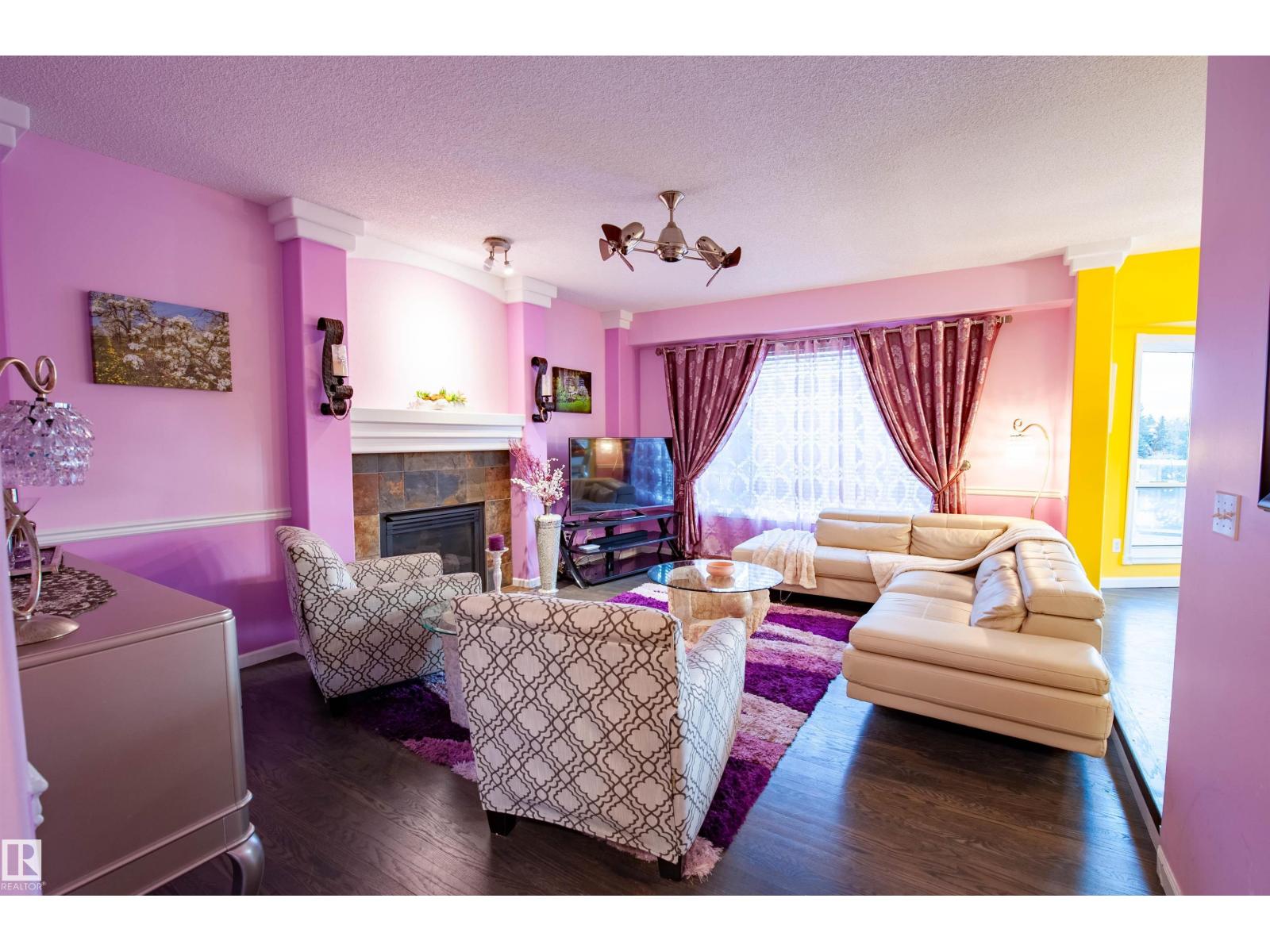 3215 44 AV NW, Edmonton