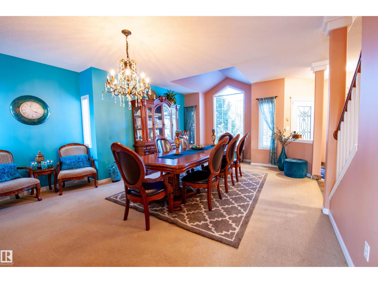 3215 44 AV NW, Edmonton