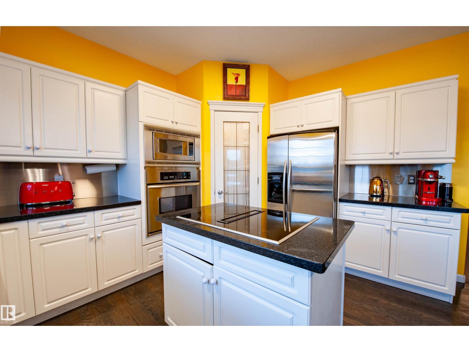 3215 44 AV NW, Edmonton