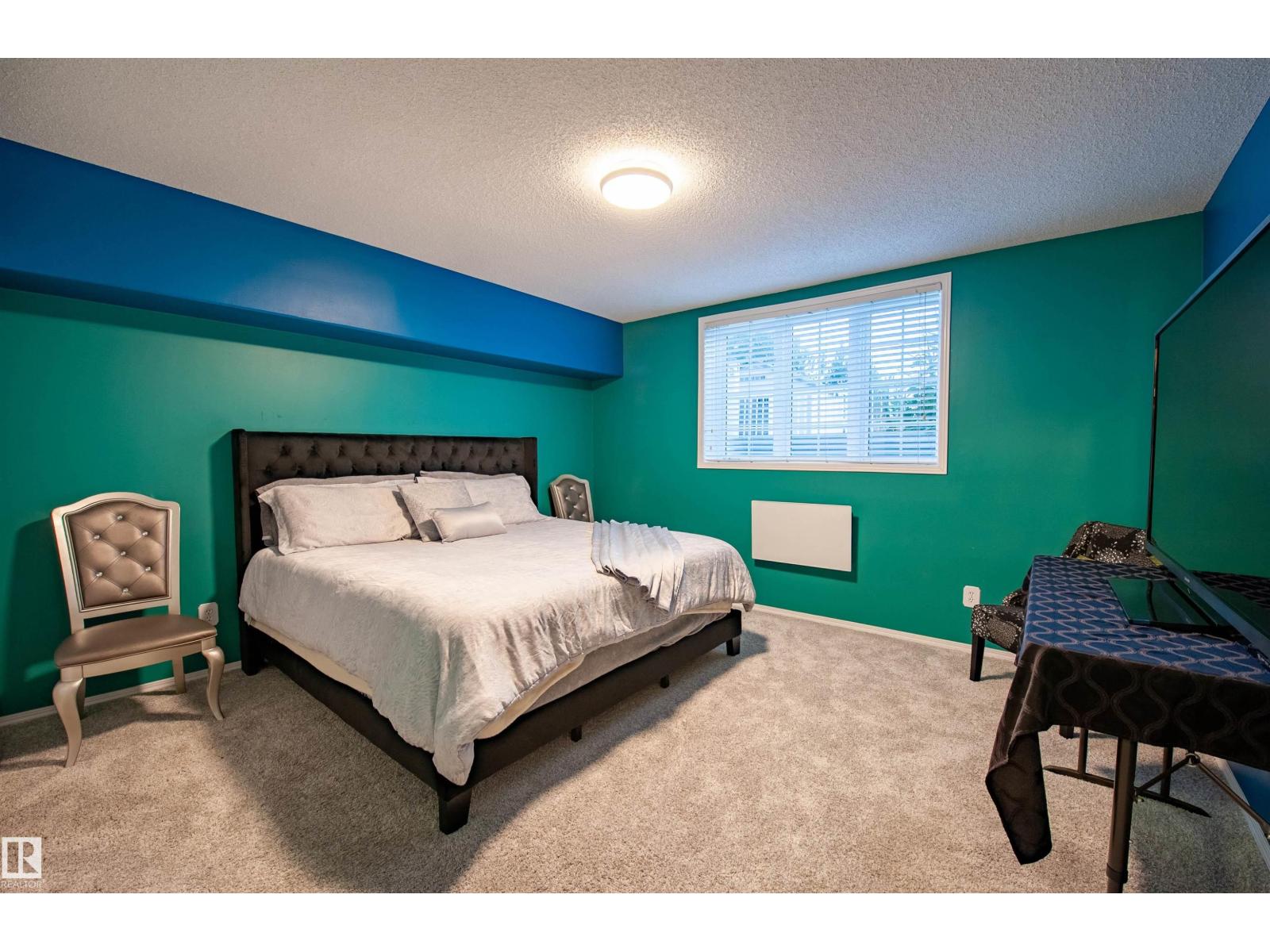 3215 44 AV NW, Edmonton