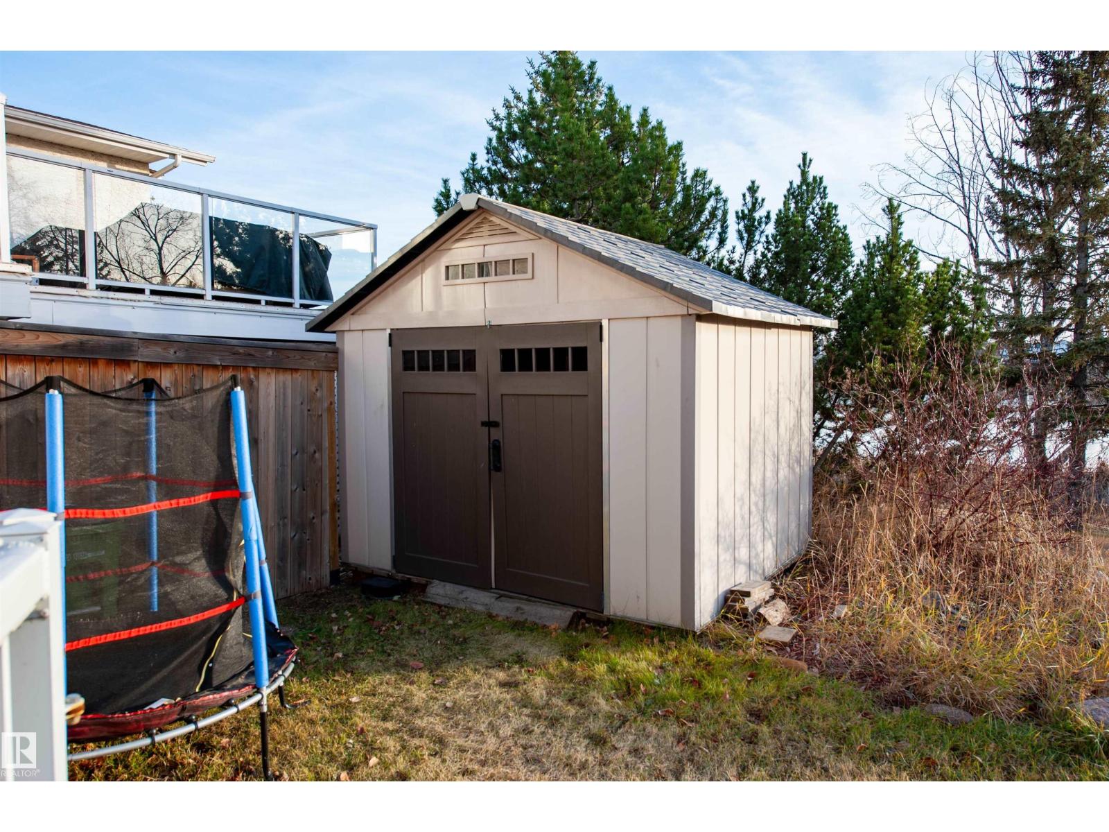 3215 44 AV NW, Edmonton