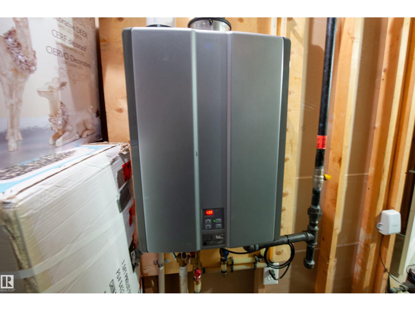 3215 44 AV NW, Edmonton