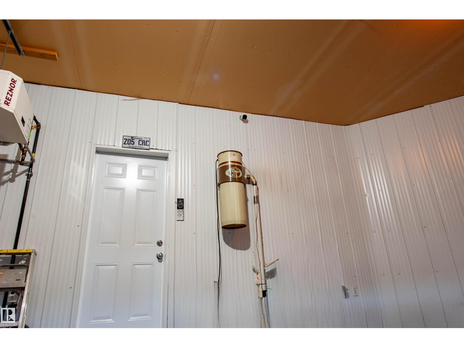 3215 44 AV NW, Edmonton