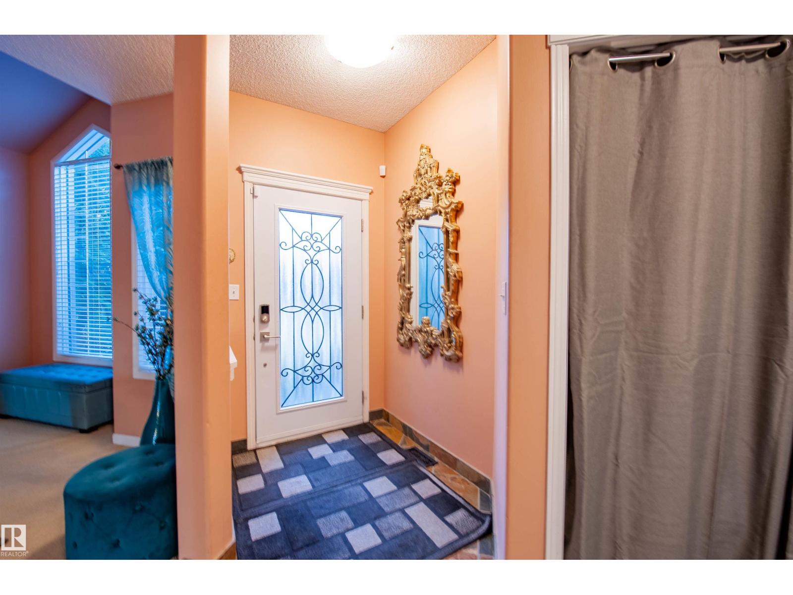 3215 44 AV NW, Edmonton