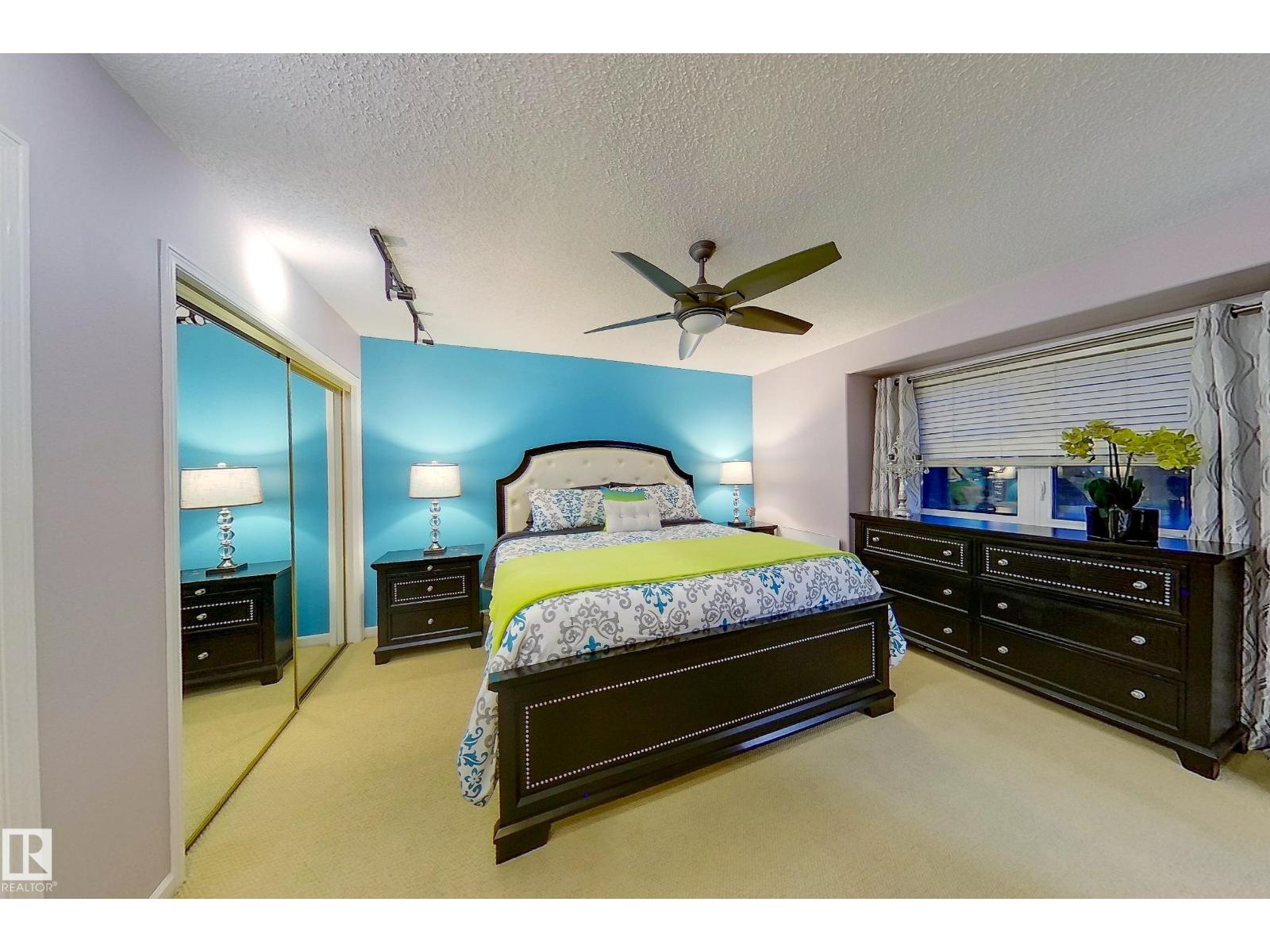 3215 44 AV NW, Edmonton