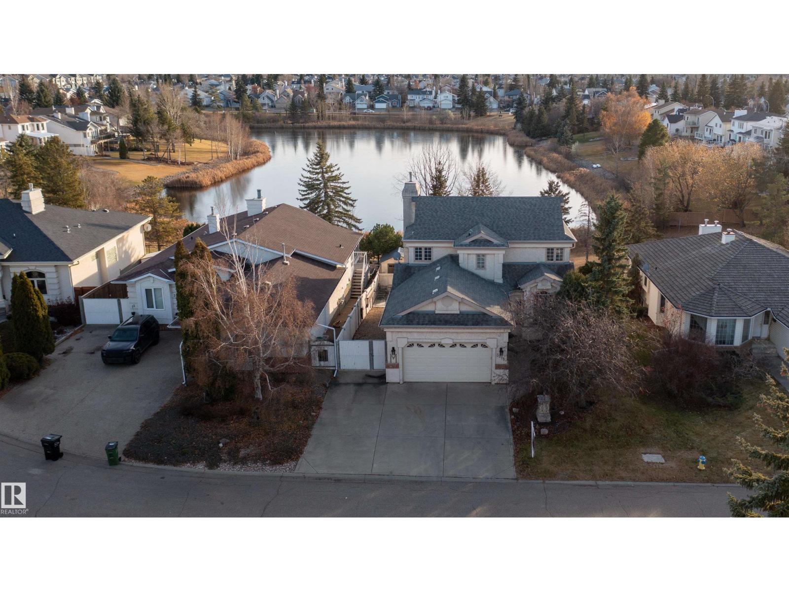 3215 44 AV NW, Edmonton