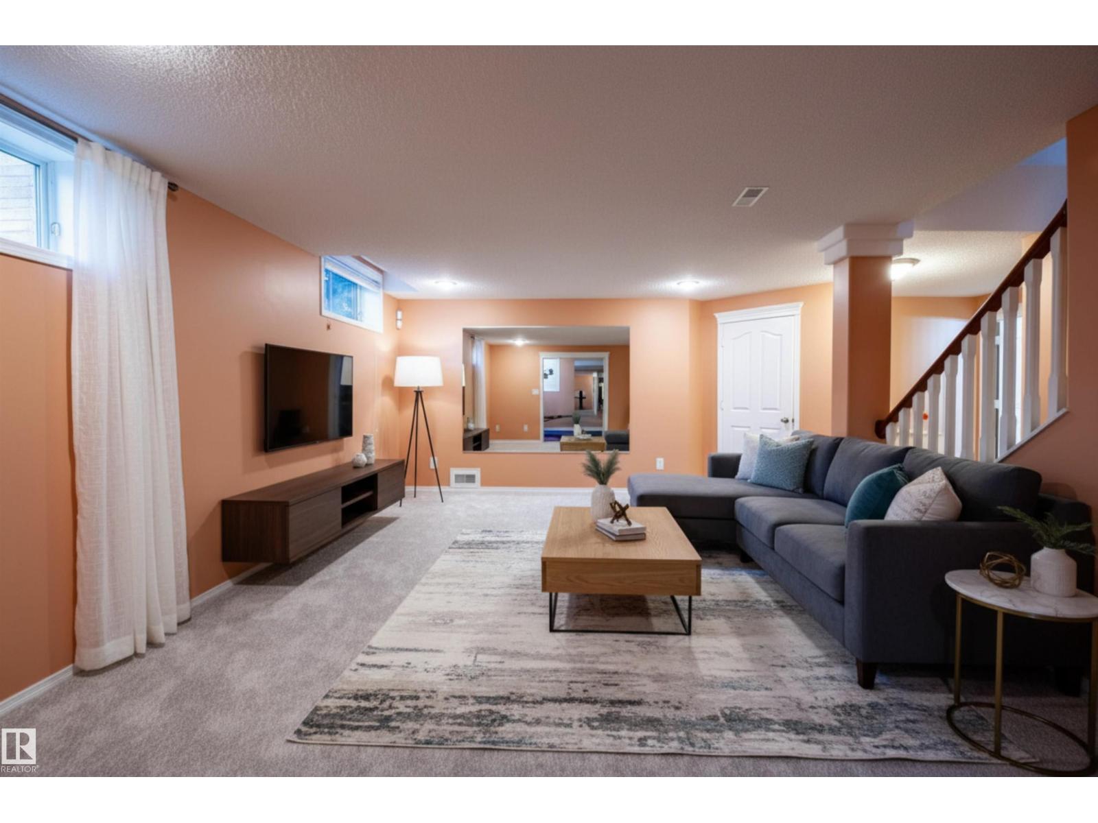 3215 44 AV NW, Edmonton