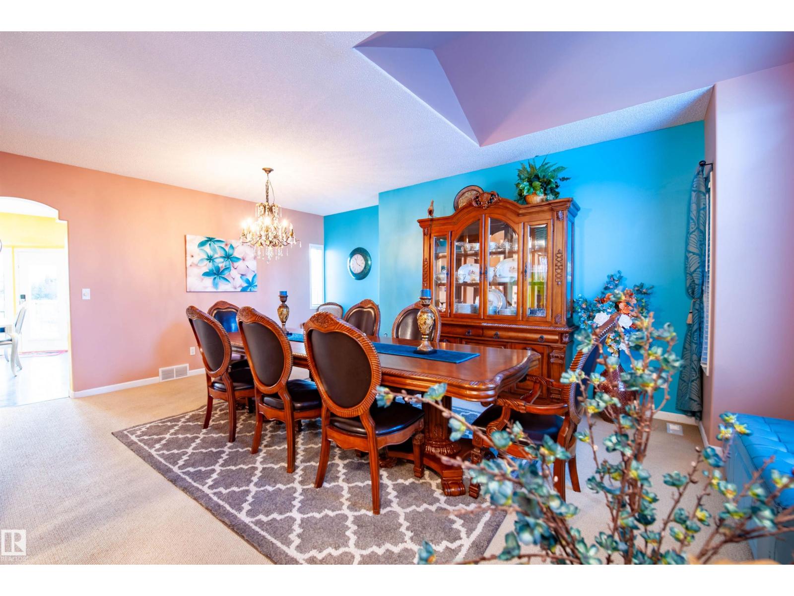 3215 44 AV NW, Edmonton