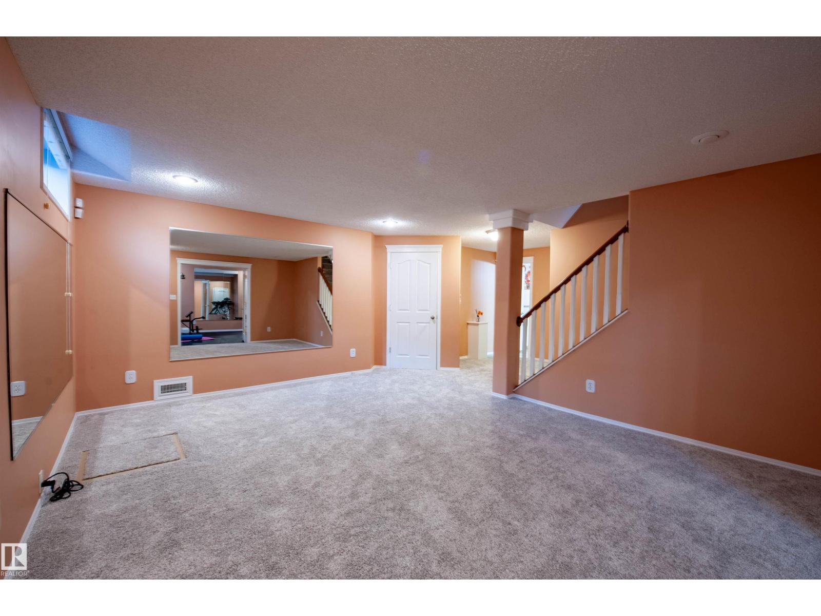 3215 44 AV NW, Edmonton