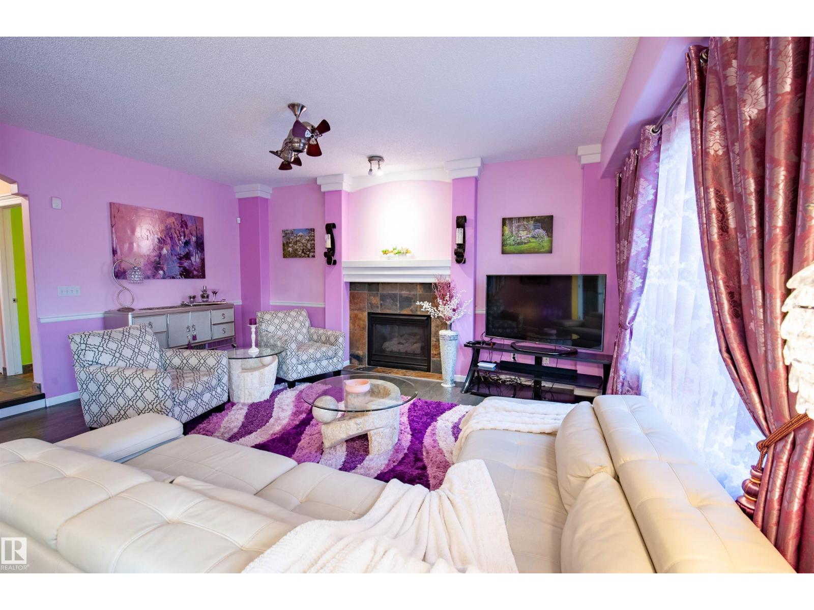 3215 44 AV NW, Edmonton